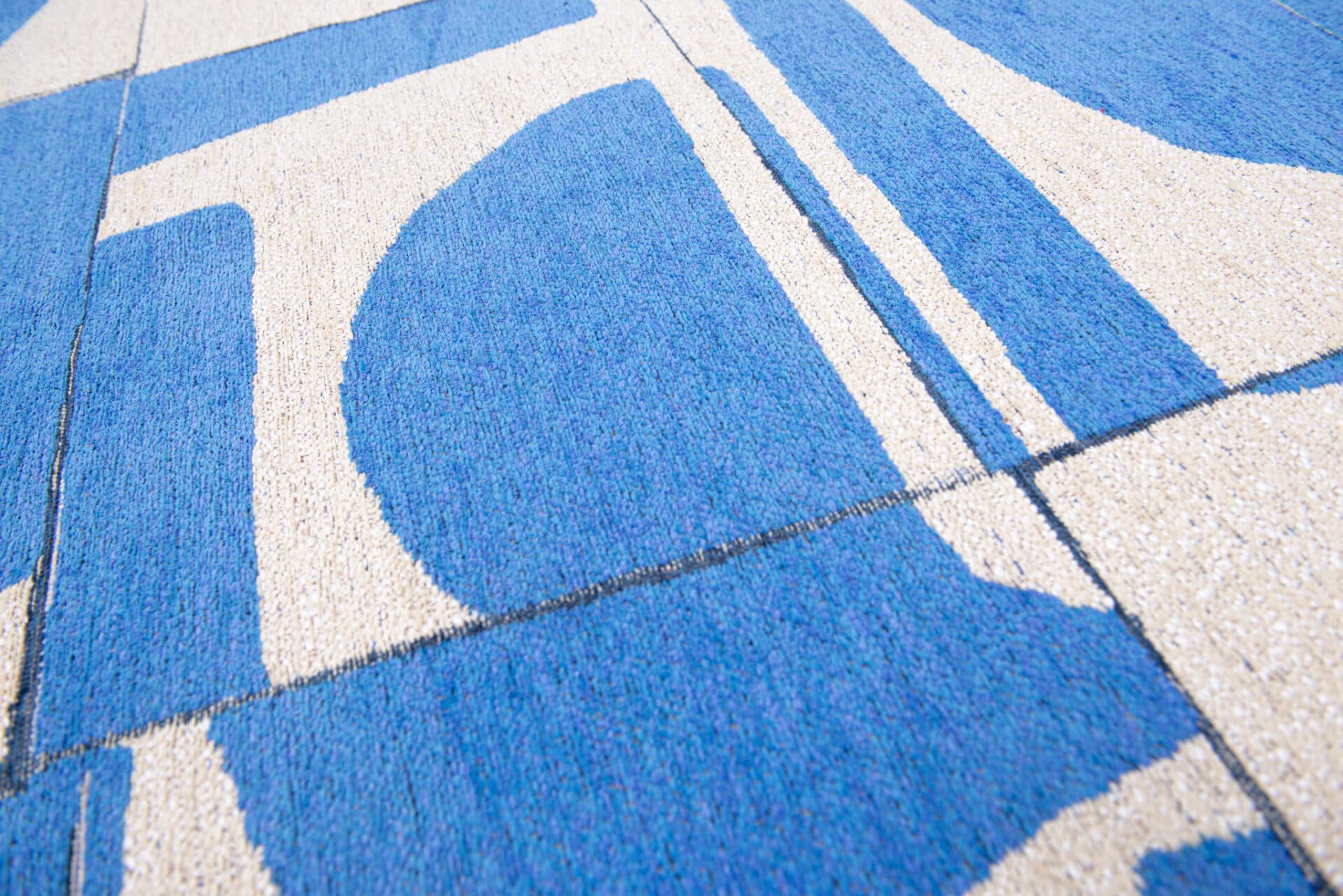 Rug Papercut Campanula blue 280x390 cm, Louis De Poortere - 147959