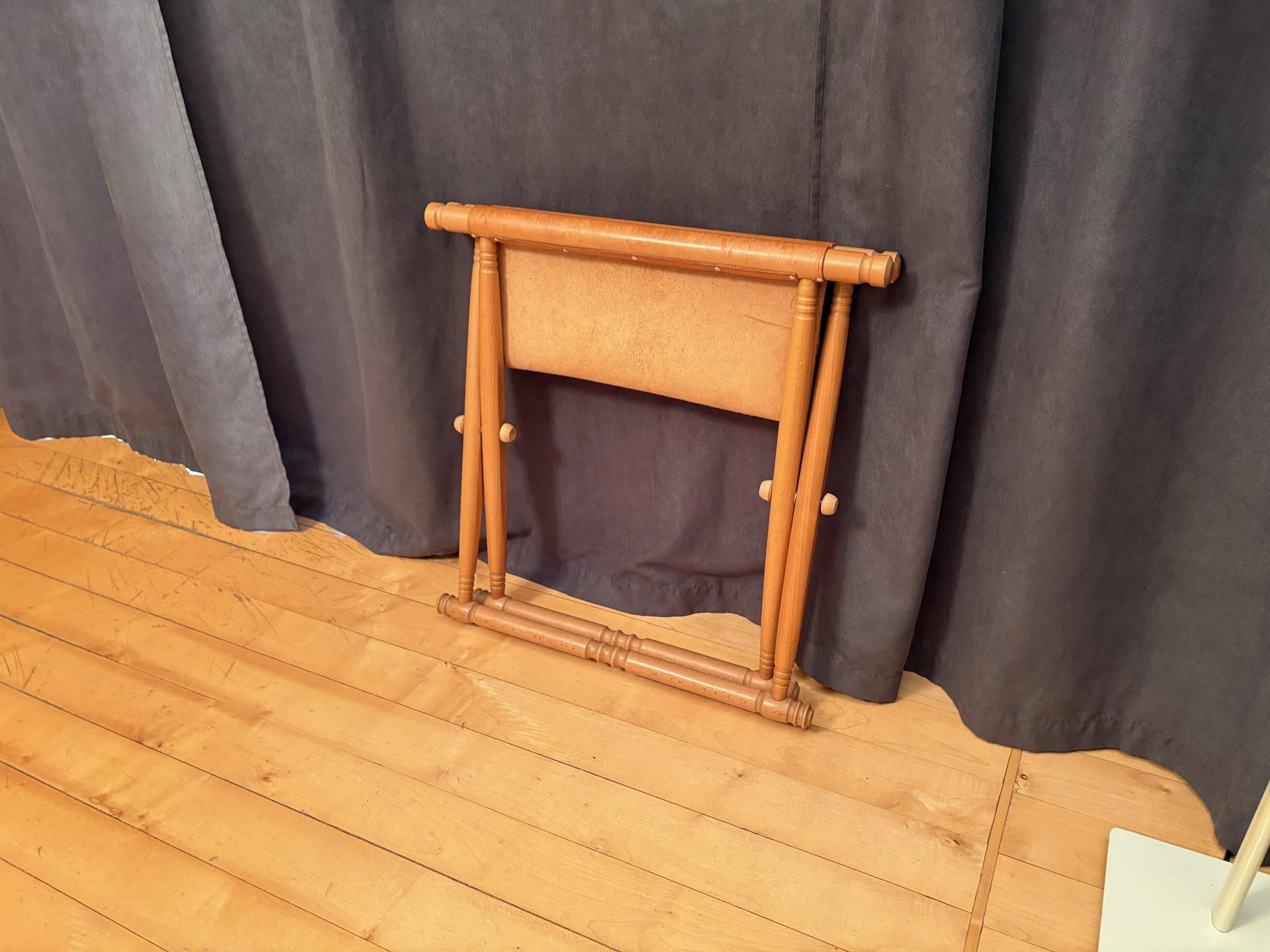 Stołek składany safari, skóra brązowa, buk, lata 80. - 79730