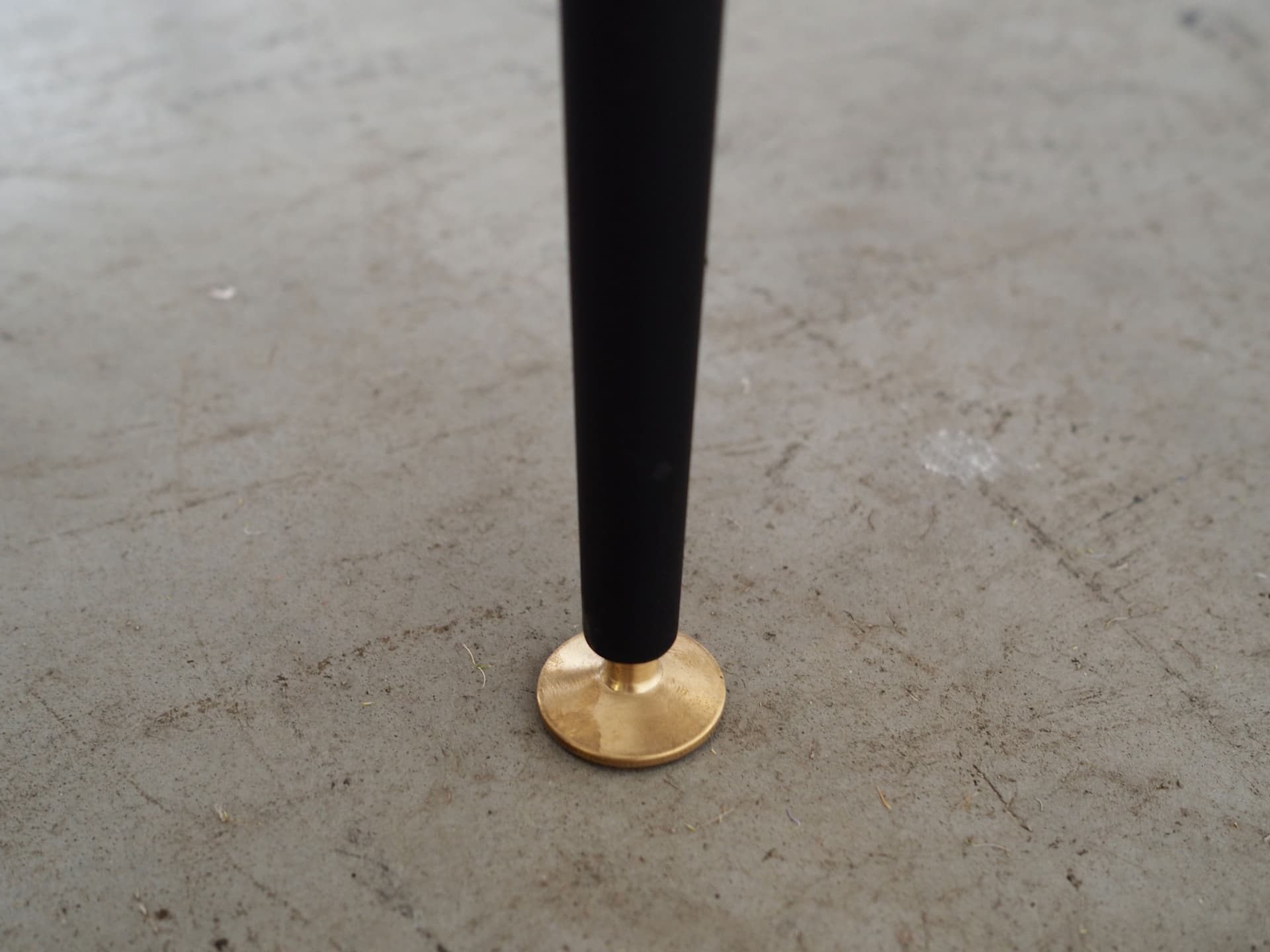 Extending dining table, light brown oak, black metal, brass, Italy, 1980s. - 58794