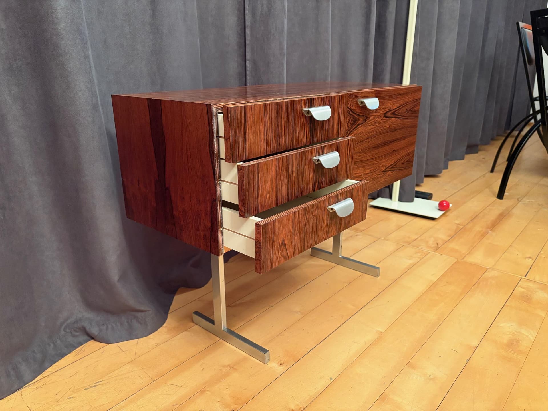 Szafka, palisander brązowy, metal, lata 60. - 79689