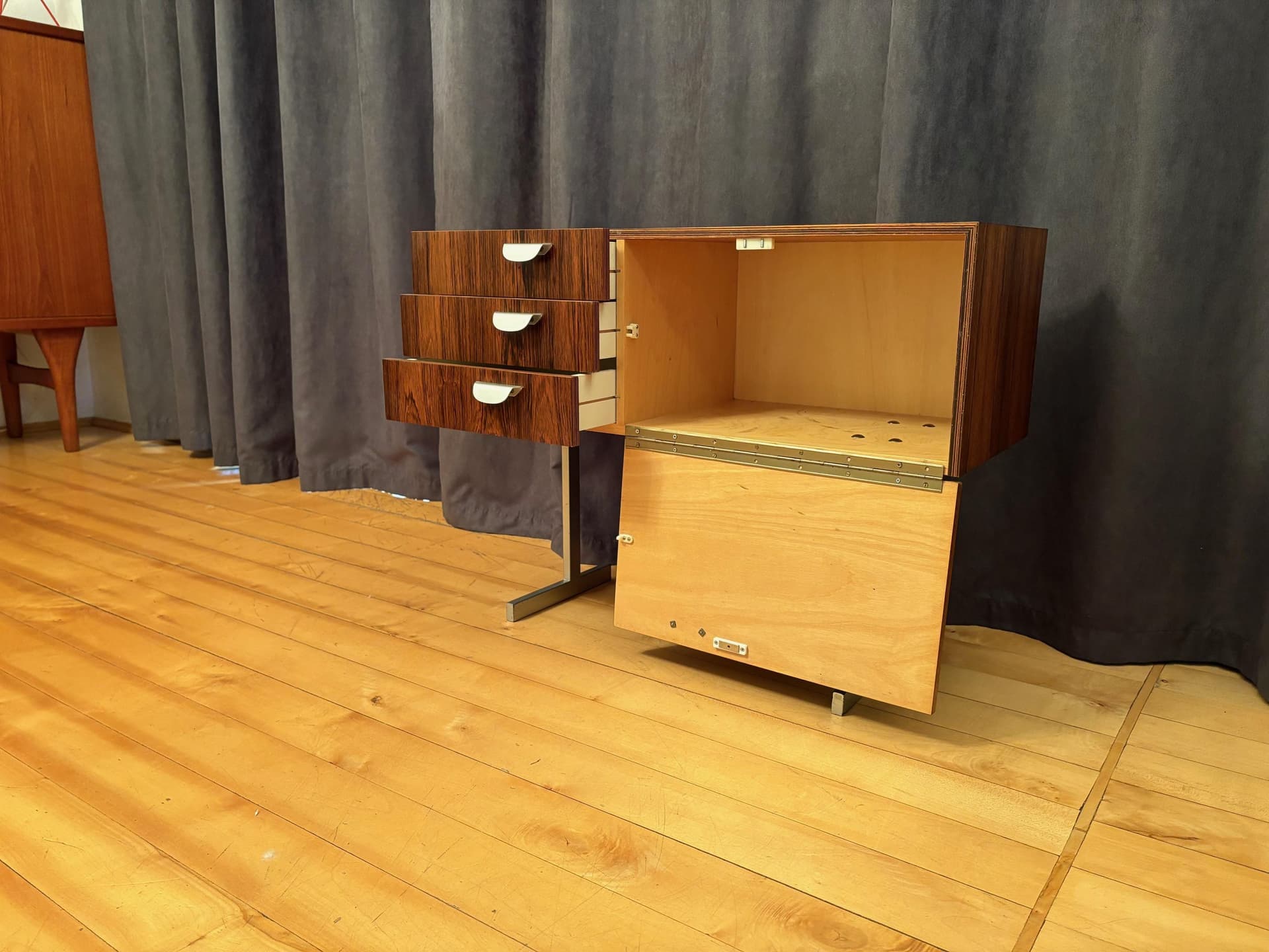 Szafka, palisander brązowy, metal, lata 60. - 79692