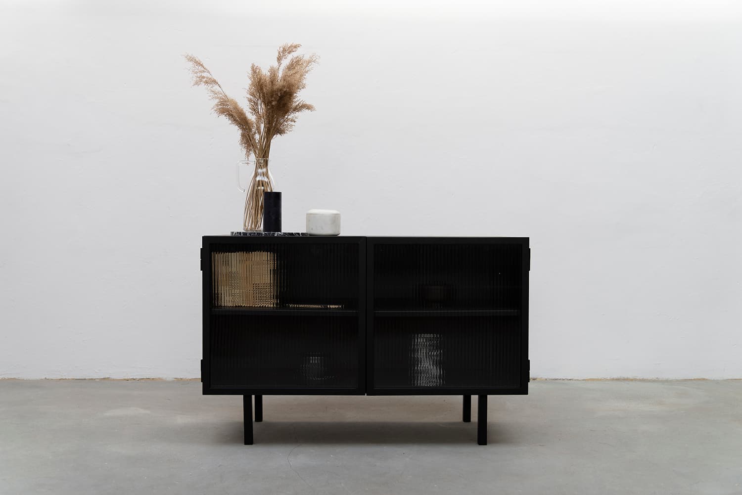 Komoda stalowa ze szklanymi drzwiami czarna Object027, NG Design - 62754