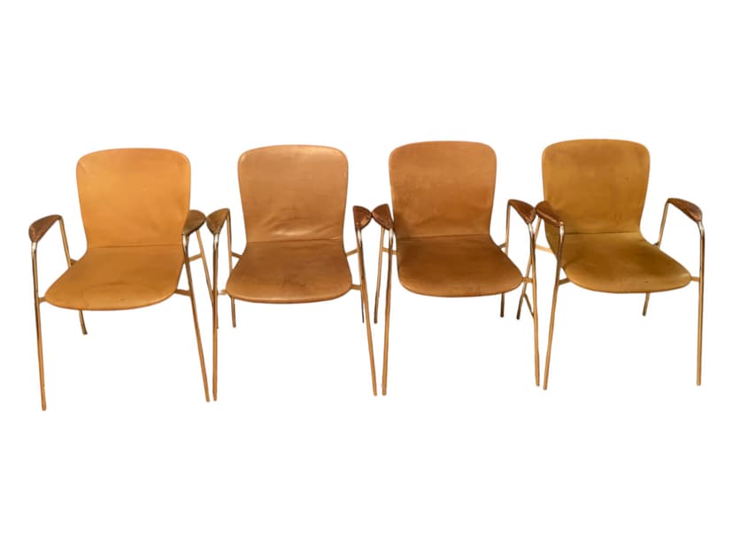 Zestaw czterech krzeseł z podłokietnikami, skóra brąz jasny, mosiądz, Włochy, lata 60.
