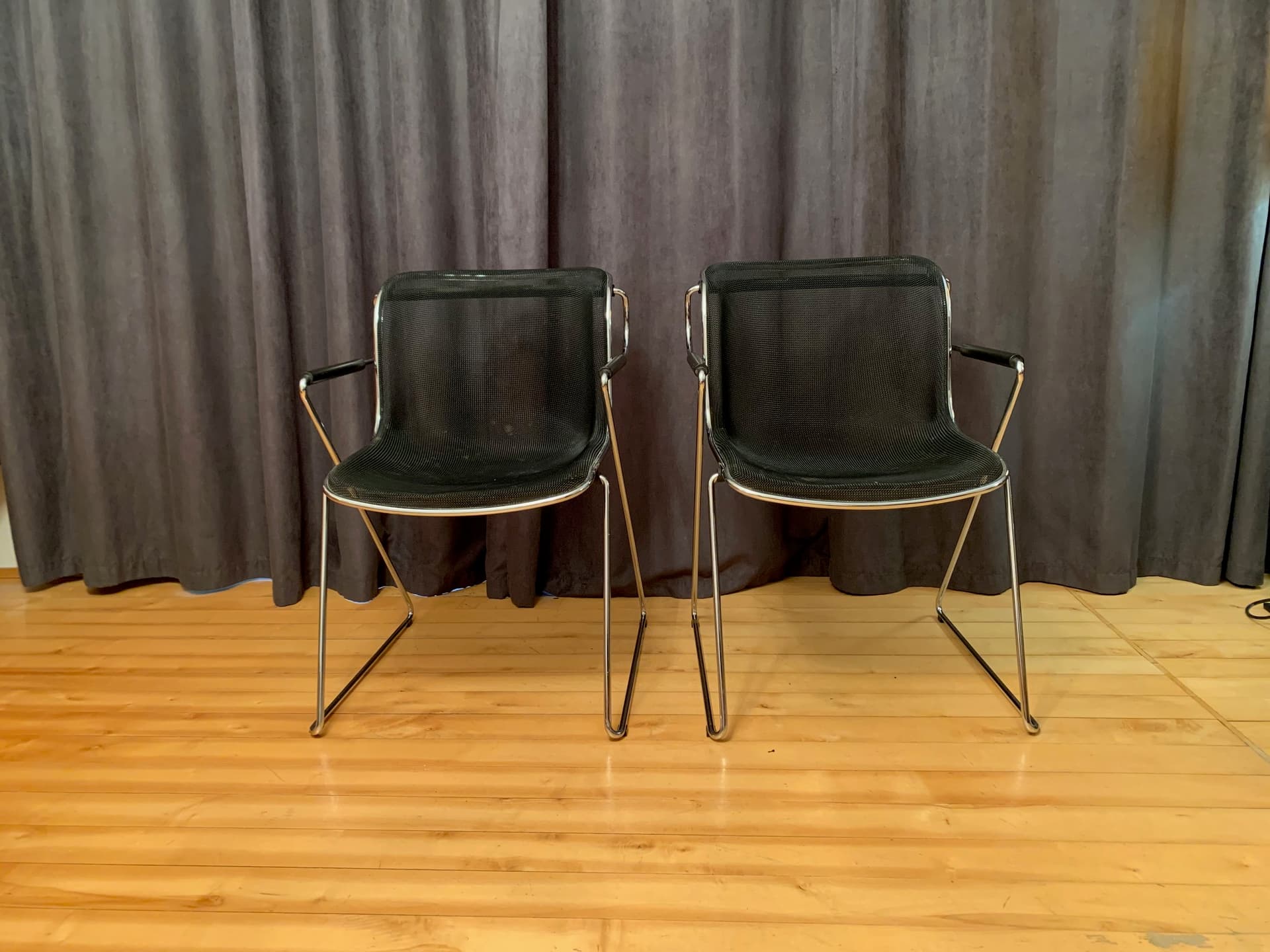 Para krzeseł Penelope, stal chromowana czarna, proj. C. Pollock, Castelli, Włochy, lata 80. - 59344