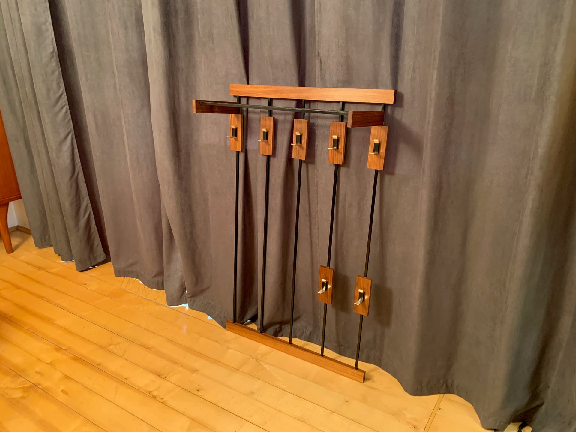 Wall-mounted rack, walnut brown, black steel, 1960s - 59676