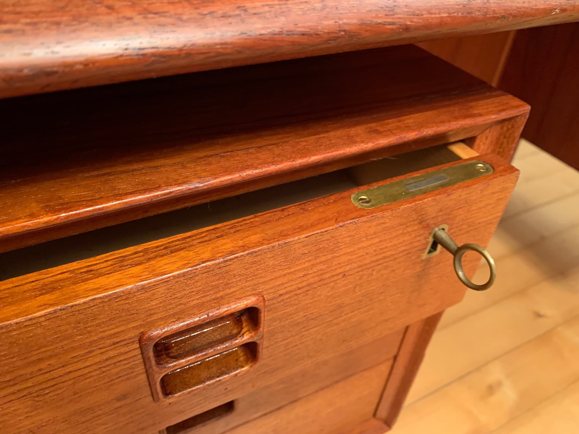 Biurko dwustronne, teak brązowy, proj. A. Vodder, Brouer Møbelfabrik, Dania, lata 60. - 59739