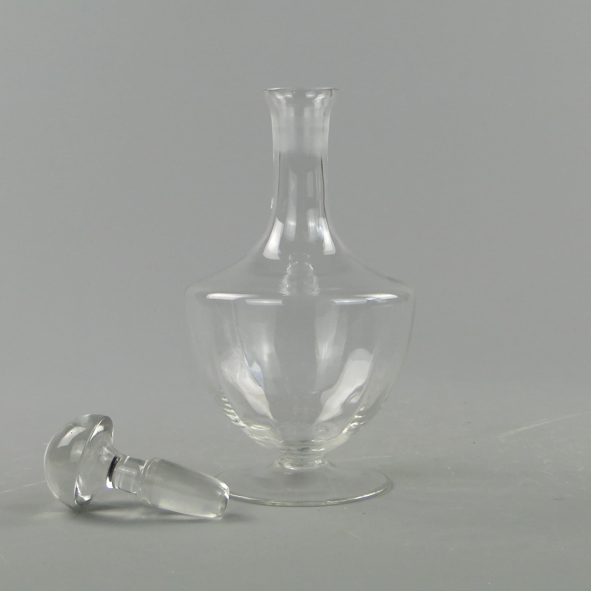 Karafka Art déco, szkło transparentne, Polska, lata 50. - 59975