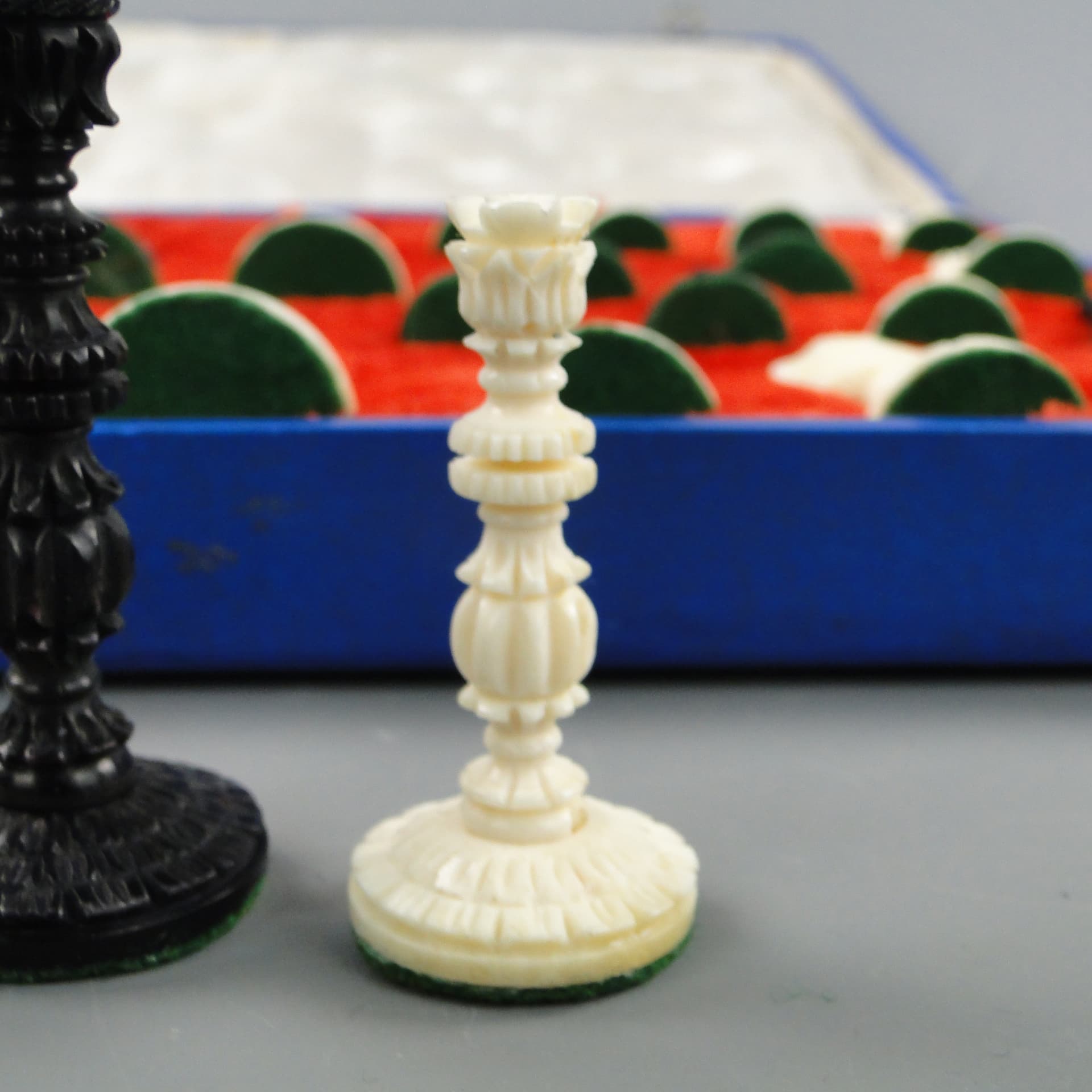 Baroque chess set, ivory white and black bone, Poland, 1950s. - 60048
