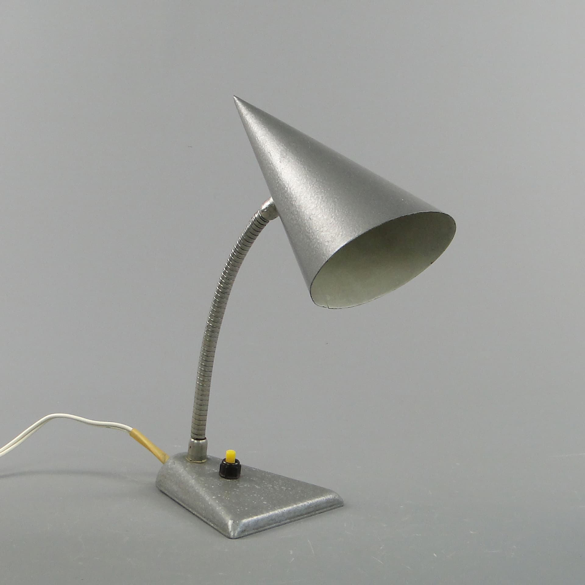 Lampa stołowa Rożek, szary, metal, Zakłady Sprzętu Oświetleniowego Zaos, Polska, lata 60. - 60057