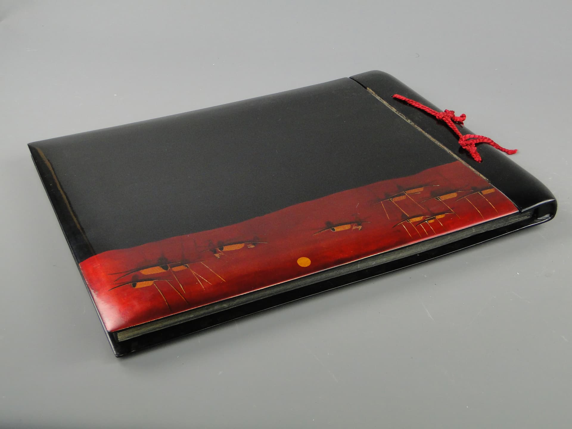 Album na zdjęcia orientalny, lakier czarny, drewno, Wietnam, lata 50. - 60092