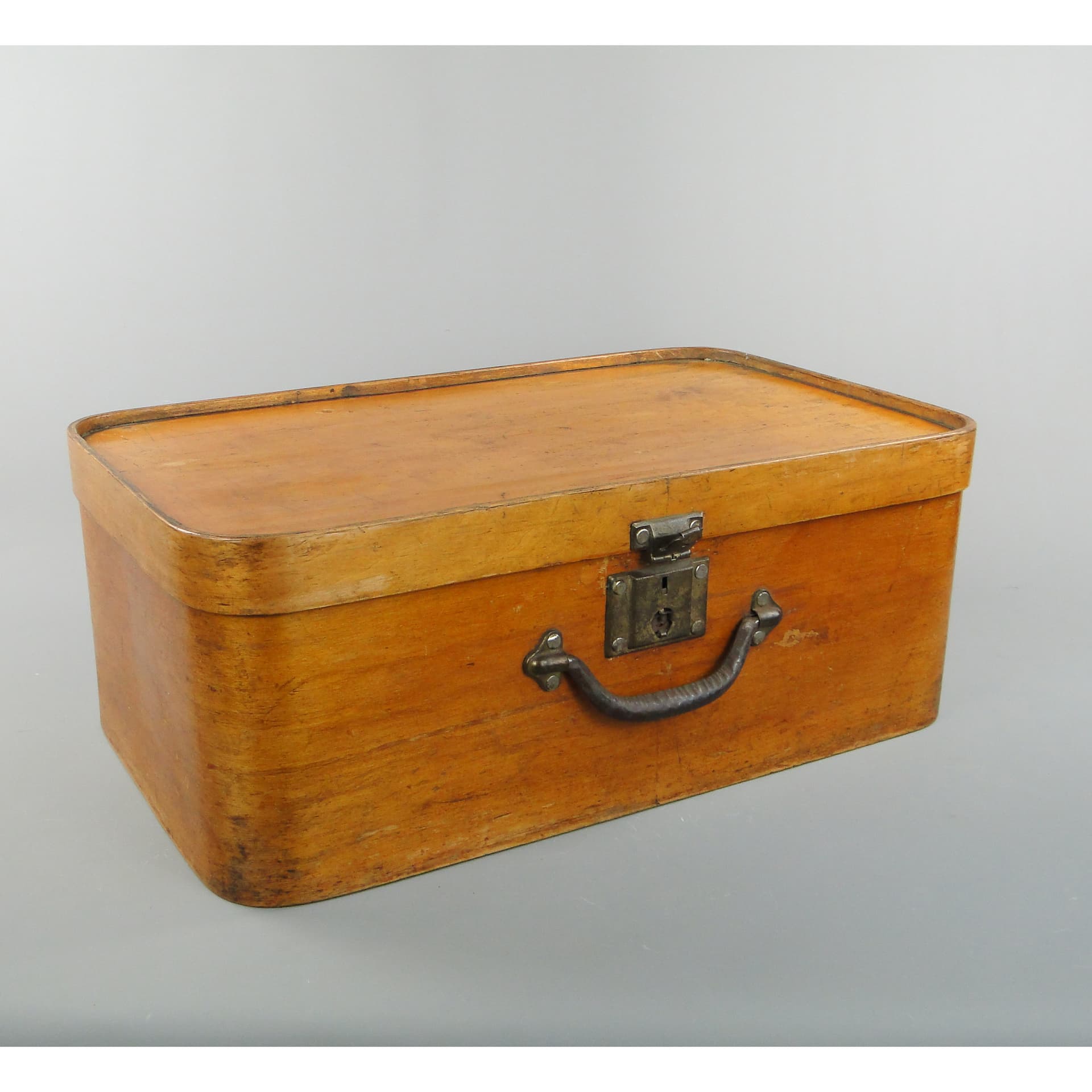 Travel trunk, brown plywood, Austria, early 20th c. - 60208