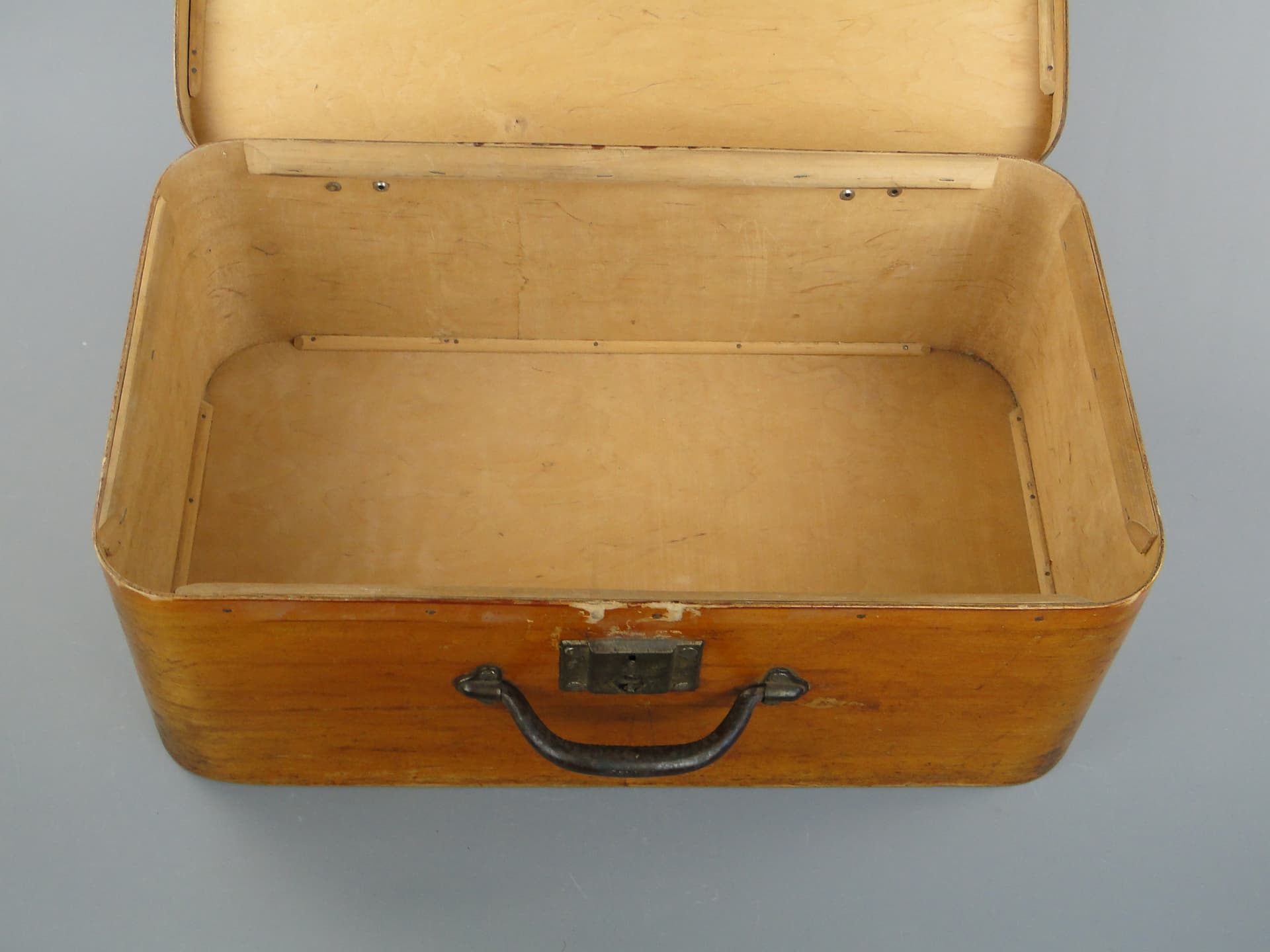 Travel trunk, brown plywood, Austria, early 20th c. - 60215