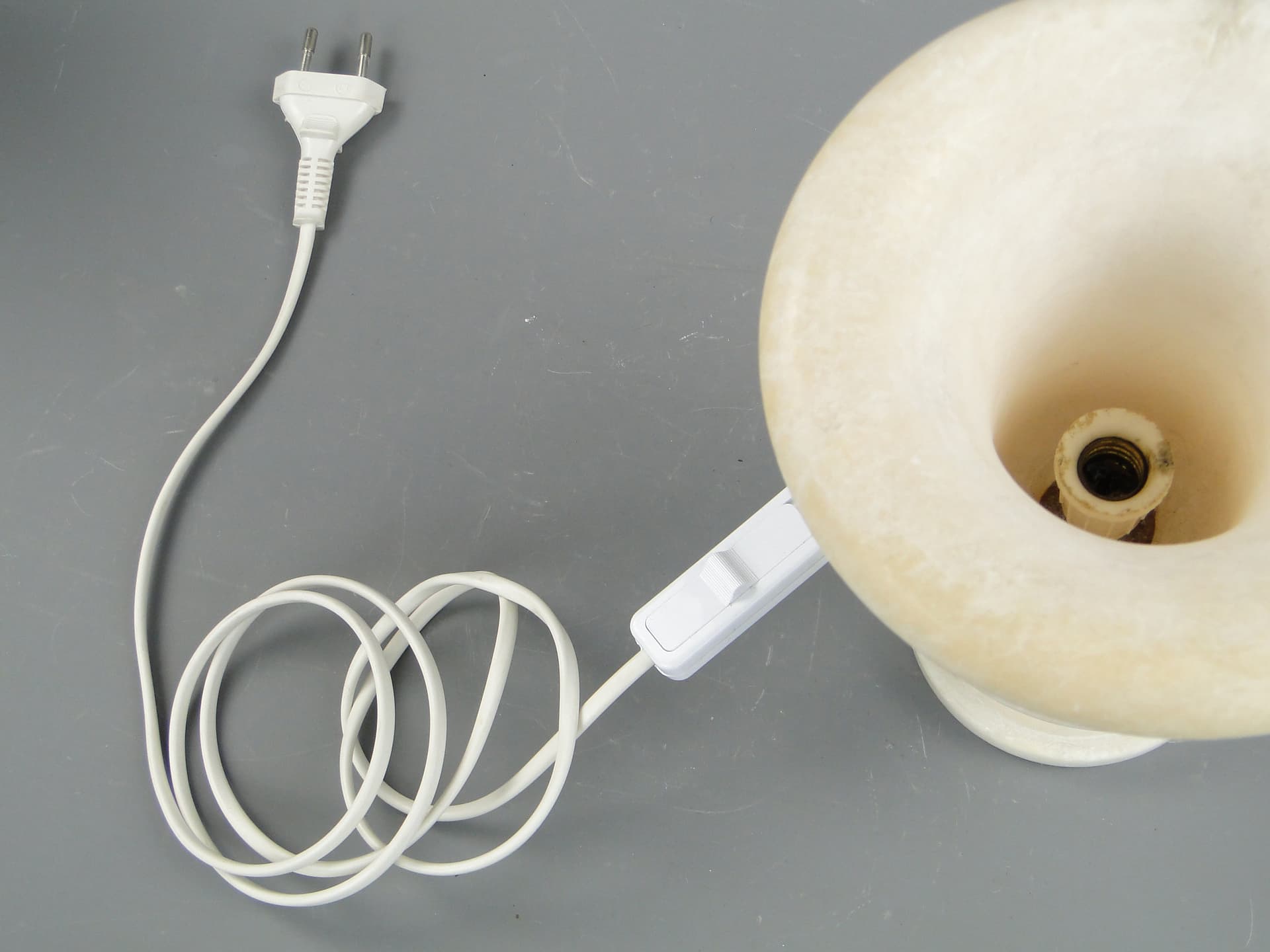 Para lamp stołowych, alabaster kość słoniowa, Francja, lata 20. - 60236