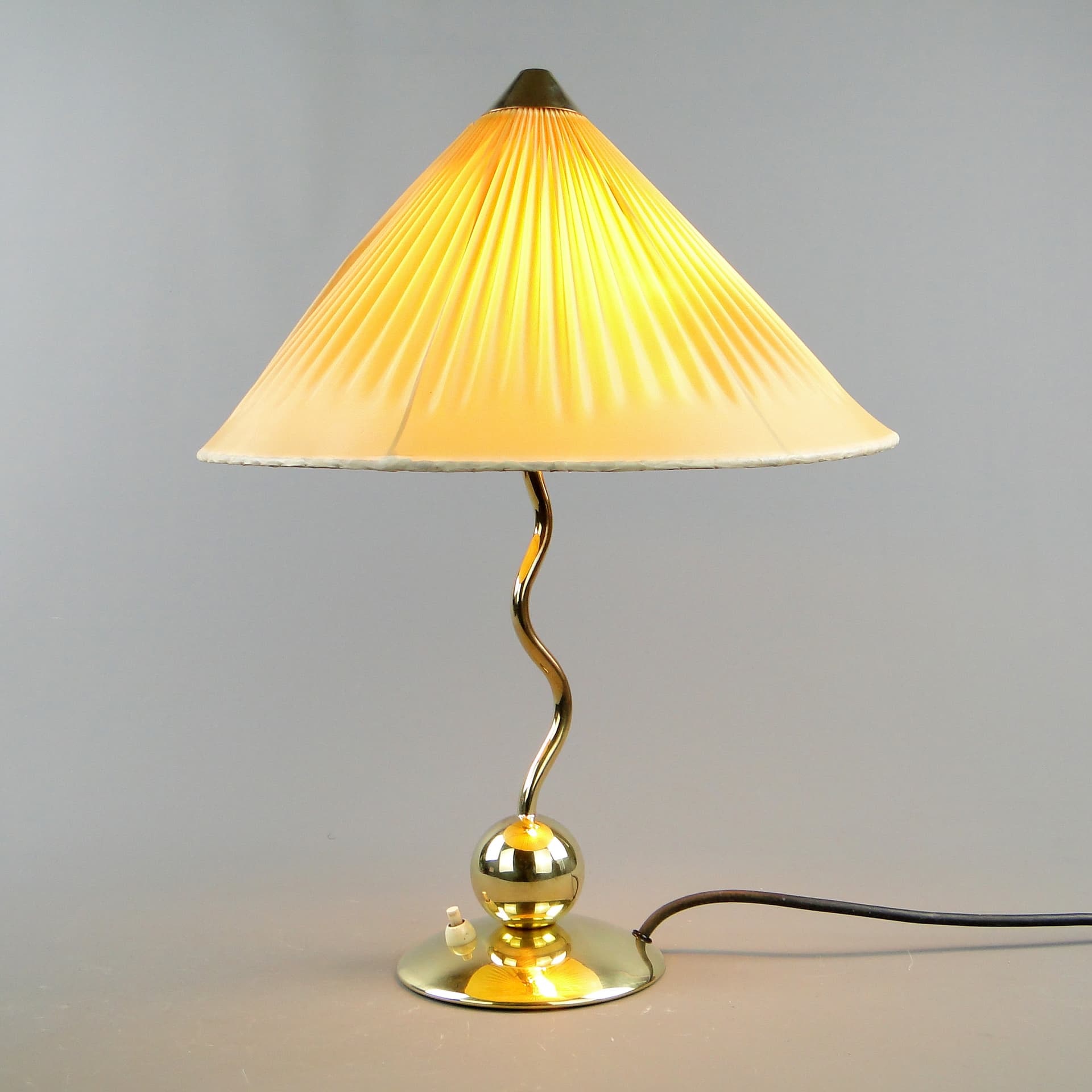 Lampa stołowa Art déco, beżowy abażur, mosiądz, Francja, lata 40. - 60384