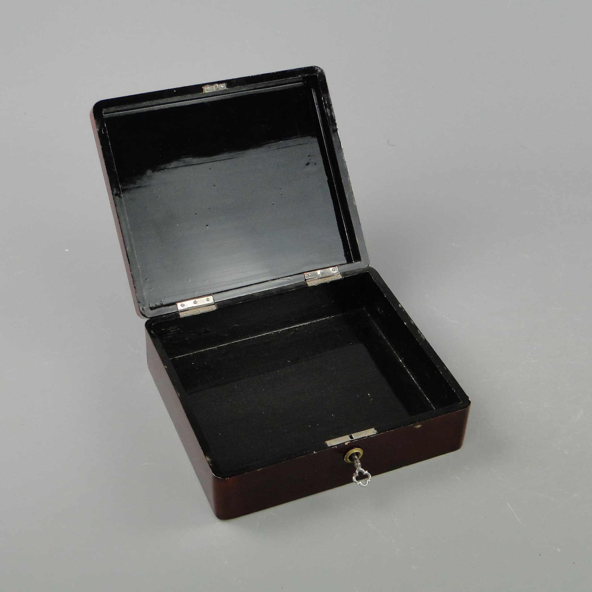 Oriental Box, black lacquer, wood, Japan, 1920s. - 60604