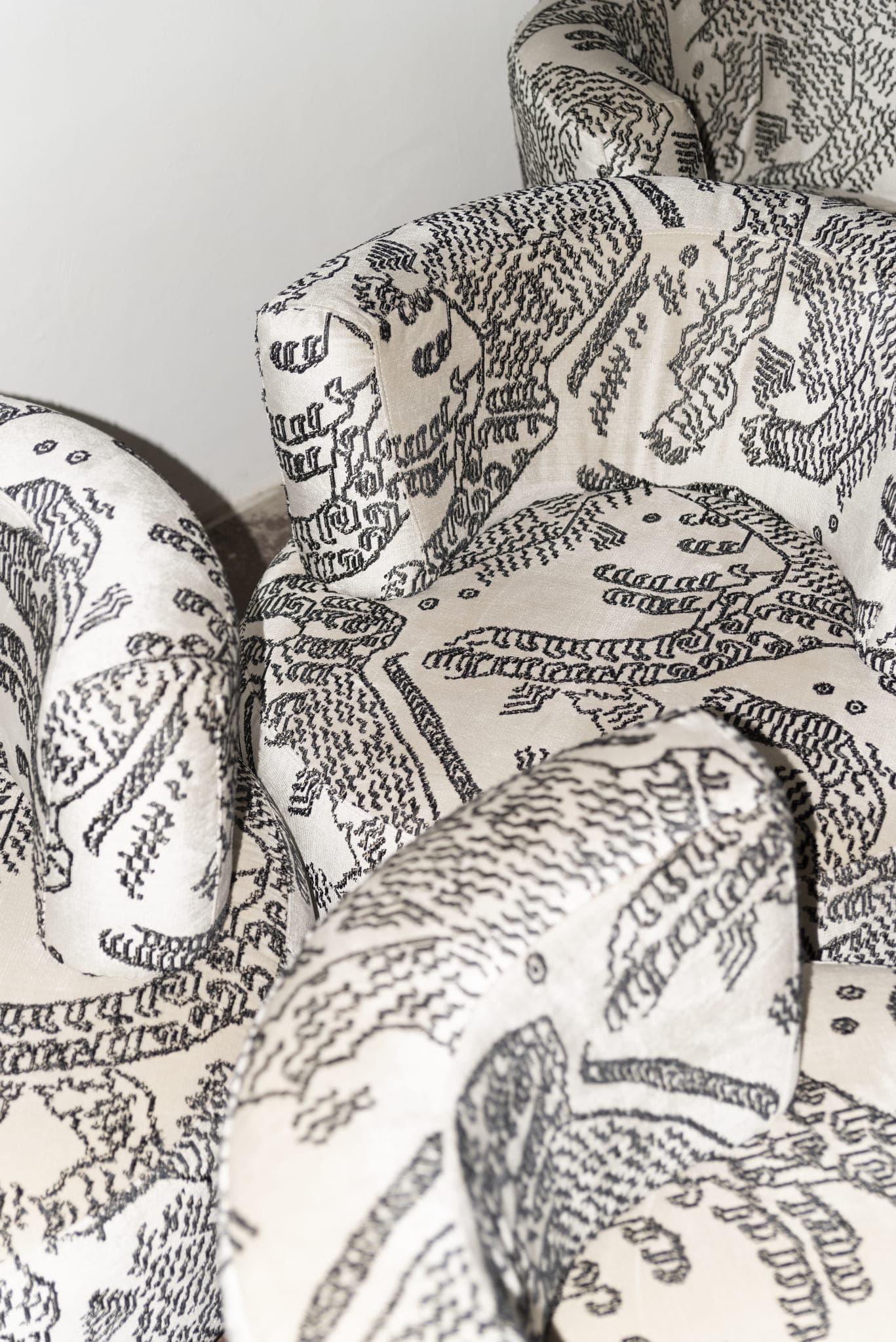 Fotel tapicerowany tkanina Dedar Gold Object051, NG Design - 61941