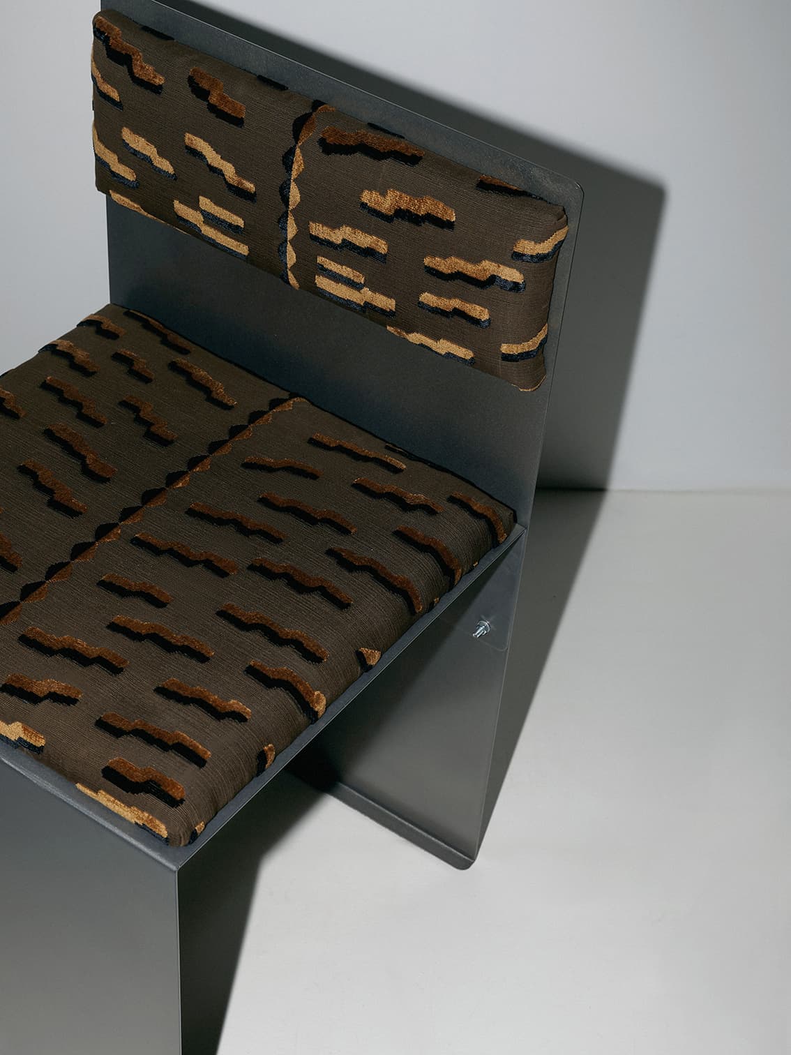 Krzesło stalowe w tkaninie Dedar Tiger Beat Object086, NG Design - 62824