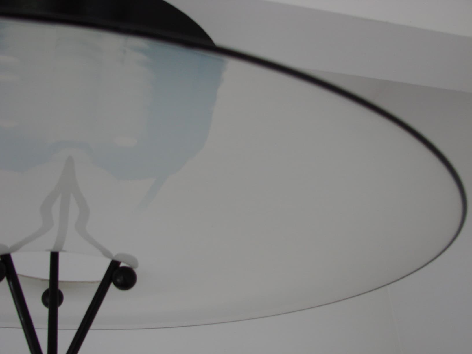 Lampa wisząca Murano, szkło białe, metal czarny, Włochy, lata 80. - 65905