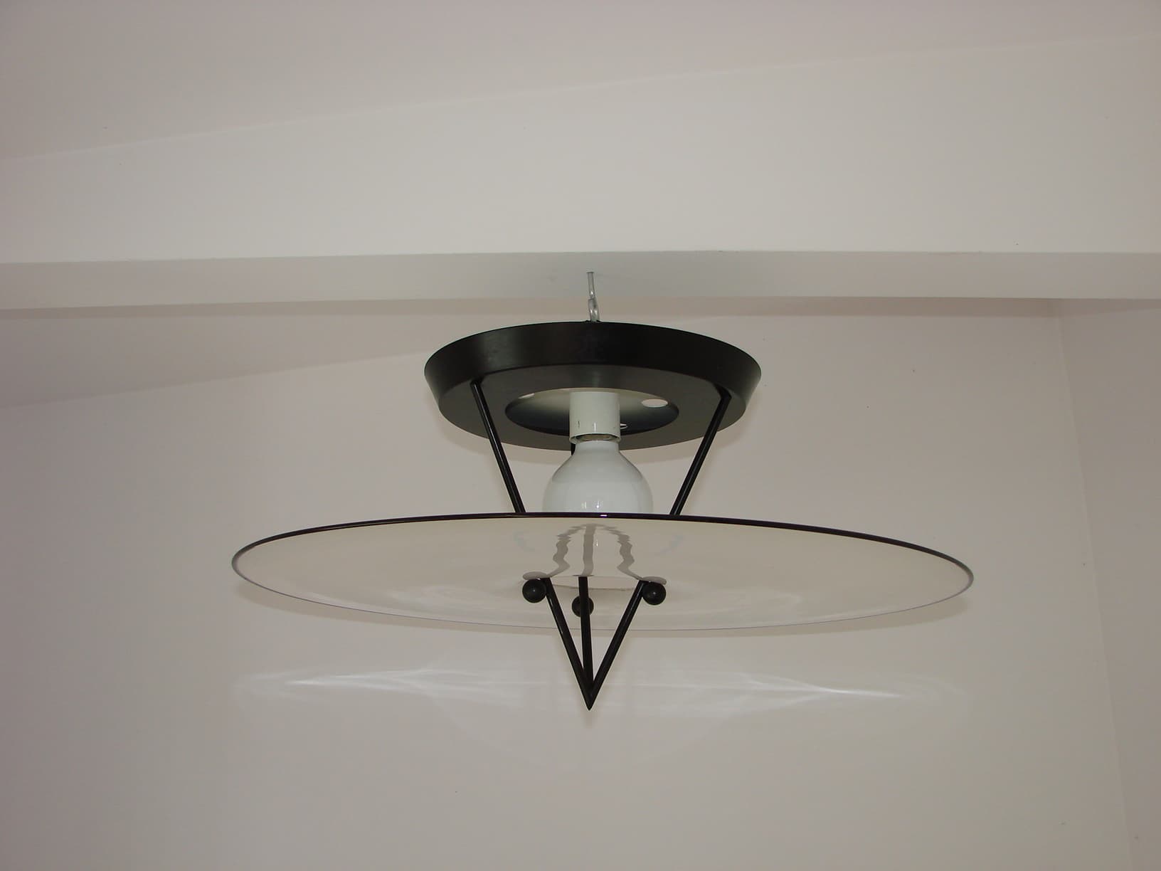 Lampa wisząca Murano, szkło białe, metal czarny, Włochy, lata 80. - 65899