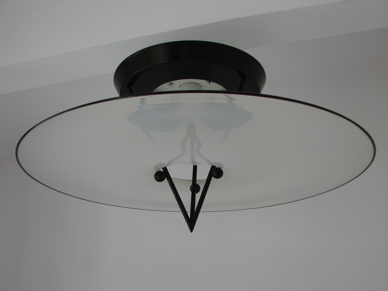 Lampa wisząca Murano, szkło białe, metal czarny, Włochy, lata 80. - 65903