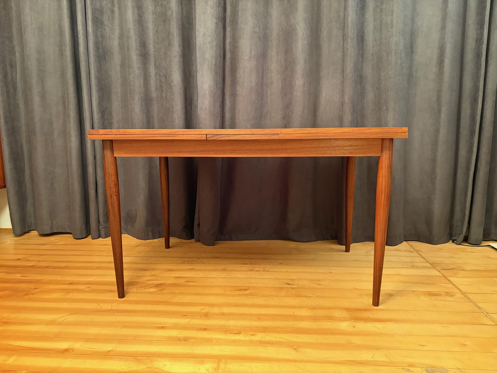 Extendable table, teak, Germany, 1960s. - 79603