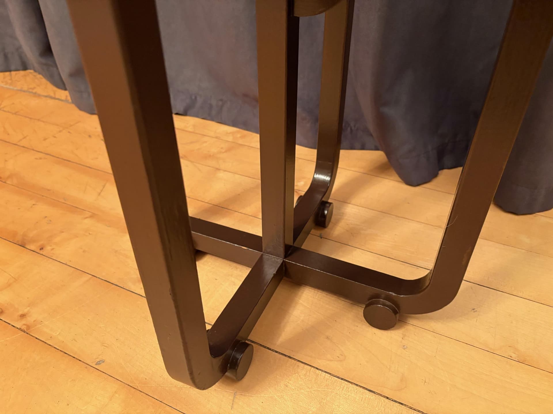 Flower stand, brown wood, by A. Groult, France, 1920s. - 79576