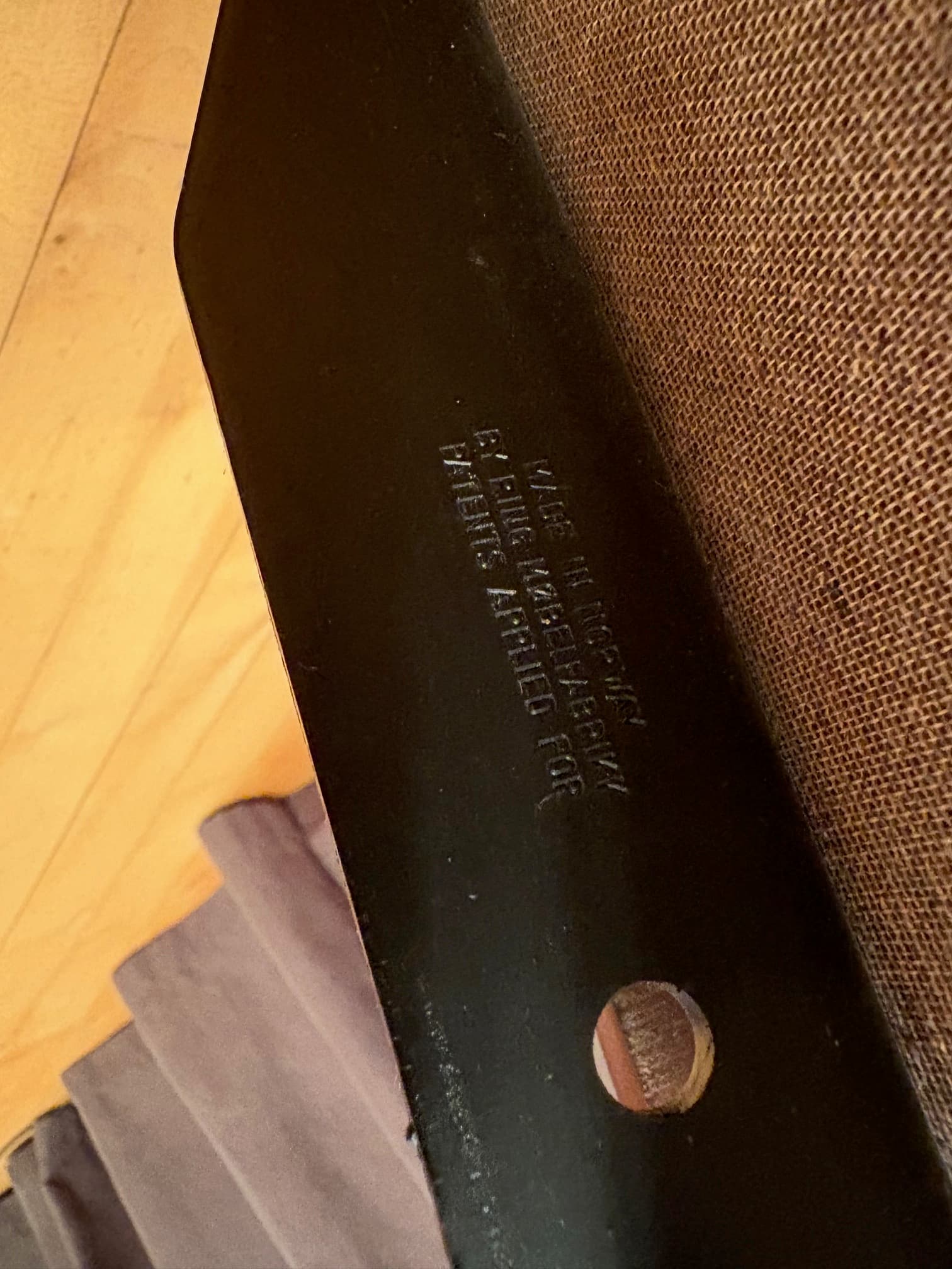 Fotel z podnóżkiem, brązowy, skóra naturalna, drewno orzech, stal, Norwegia, lata 60. - 66599