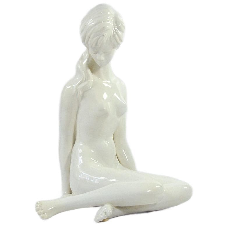 Biała ceramiczna figurka siedzącej dziewczyny, Belgia, lata 60. - 5659
