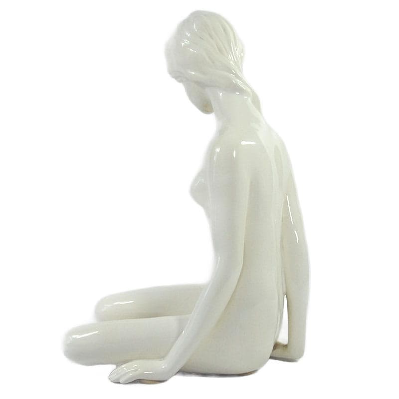 Biała ceramiczna figurka siedzącej dziewczyny, Belgia, lata 60. - 5657