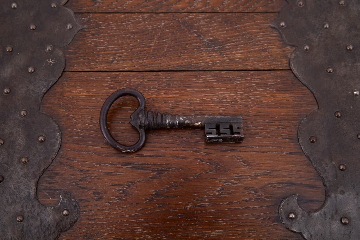 Brązowa drewniana skrzynia, Europa Zachodnia, lata 50. XIX wieku - 191981