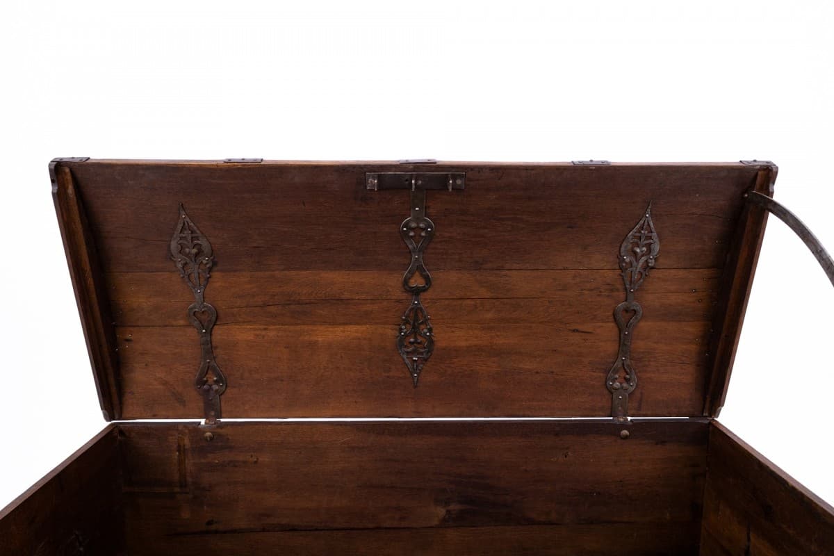 Brązowa drewniana skrzynia, Europa Zachodnia, lata 50. XIX wieku - 191978