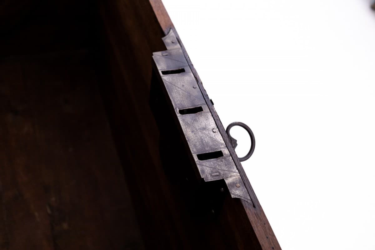 Brązowa drewniana skrzynia, Europa Zachodnia, lata 50. XIX wieku - 191977