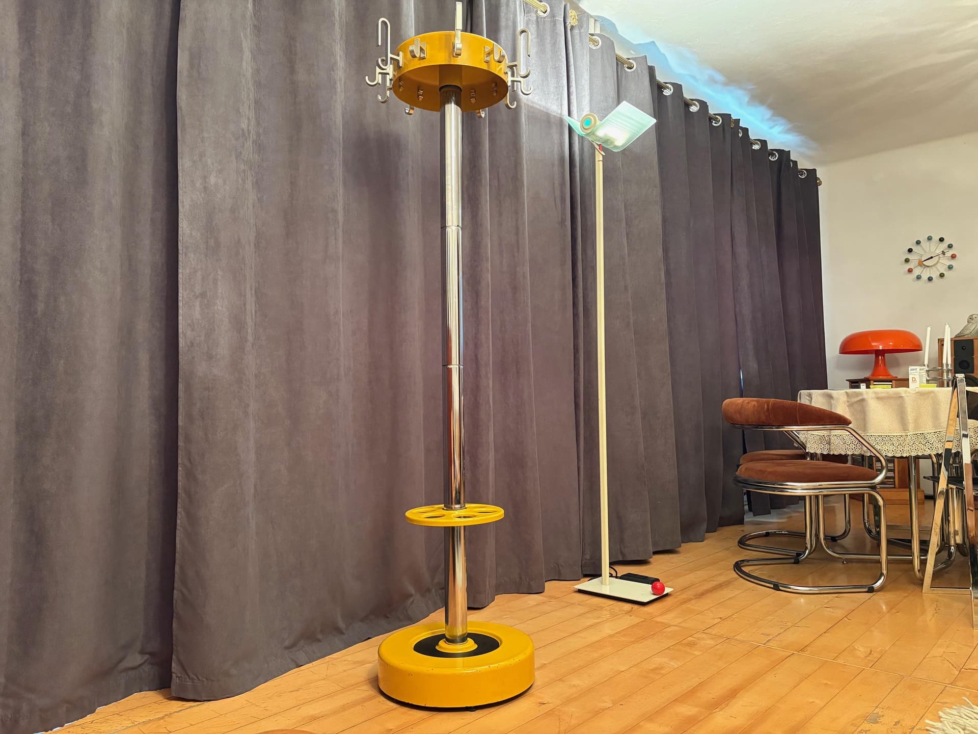 Wolnostojący wieszak, żółty, stal chromowana, Rosconi, Niemcy, lata 70. - 79493