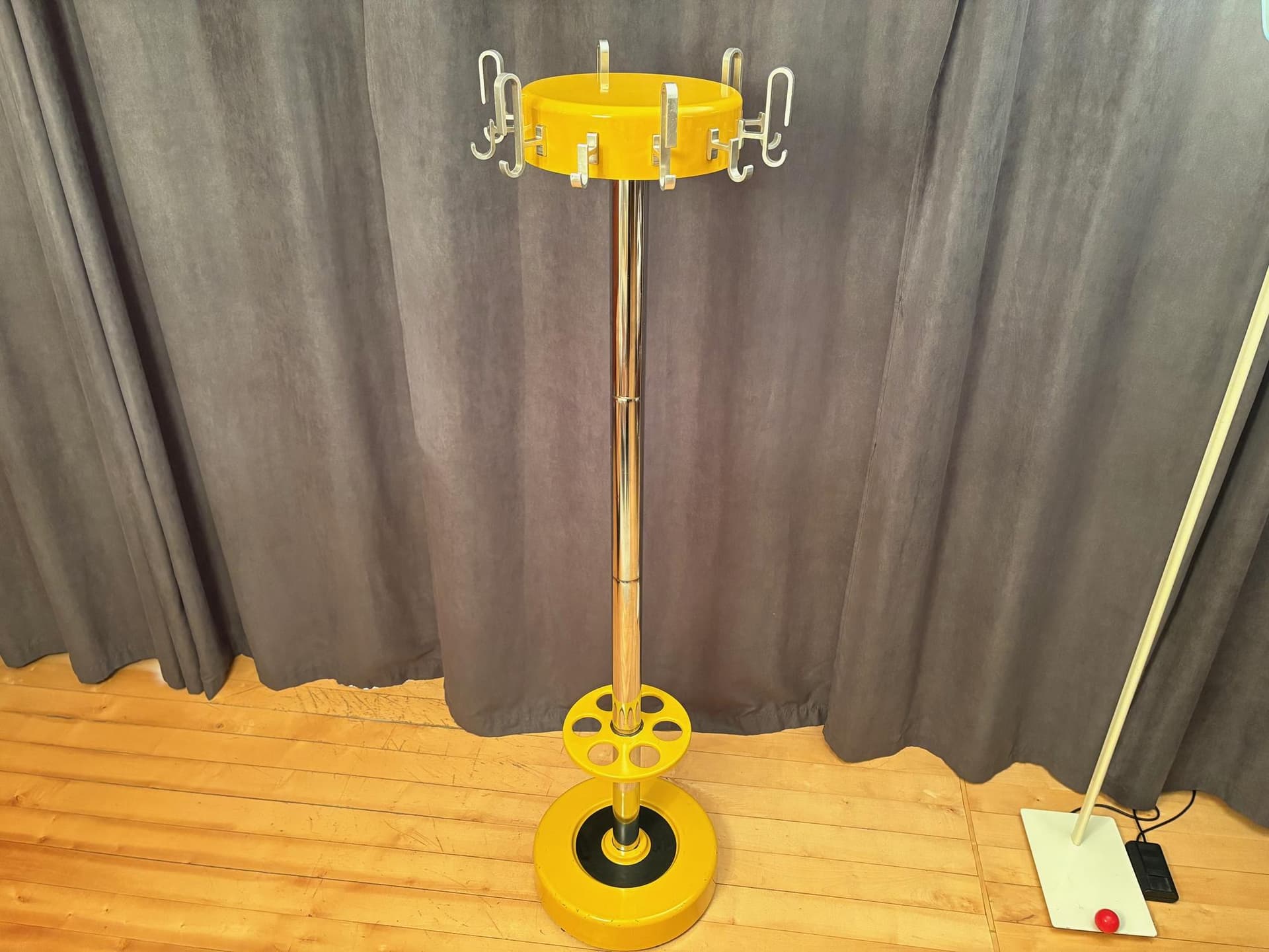 Wolnostojący wieszak, żółty, stal chromowana, Rosconi, Niemcy, lata 70. - 79484