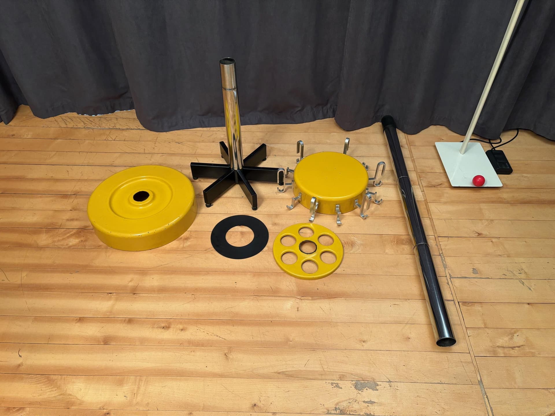 Wolnostojący wieszak, żółty, stal chromowana, Rosconi, Niemcy, lata 70. - 79485