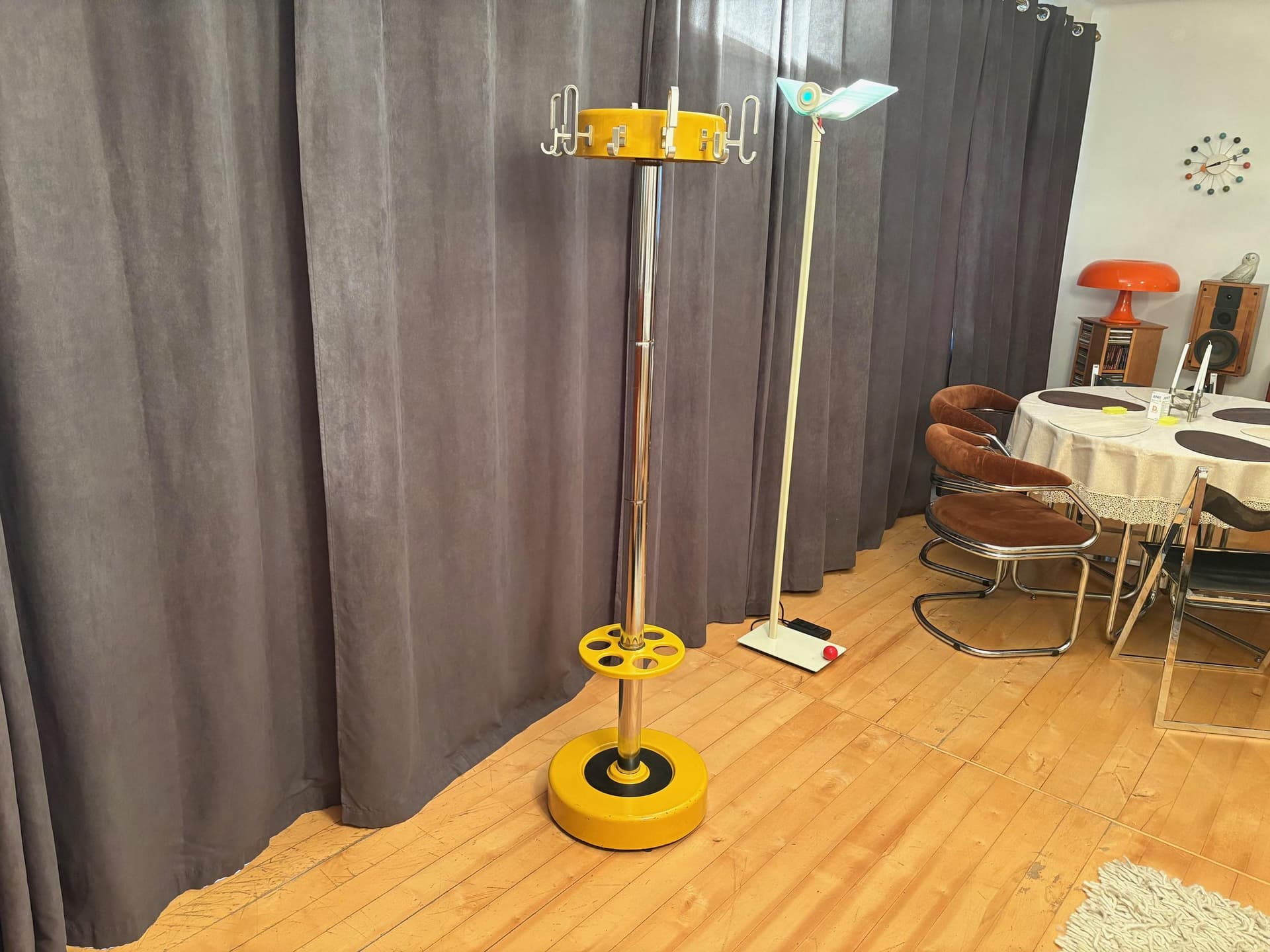 Wolnostojący wieszak, żółty, stal chromowana, Rosconi, Niemcy, lata 70. - 79489