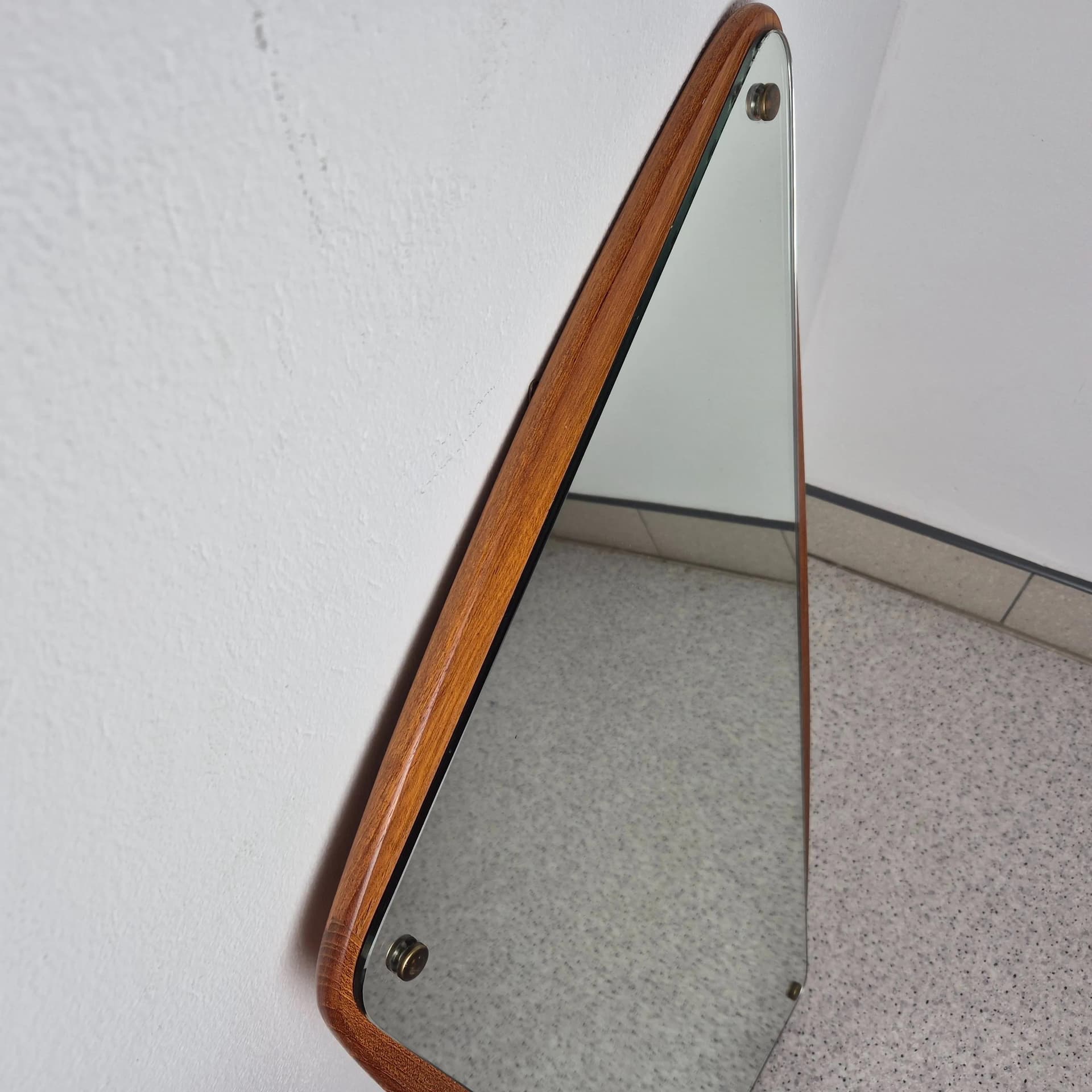 Lustro ścienne asymetryczne, drewno tekowe brązowe, Norwegia, lata 60. - 68541