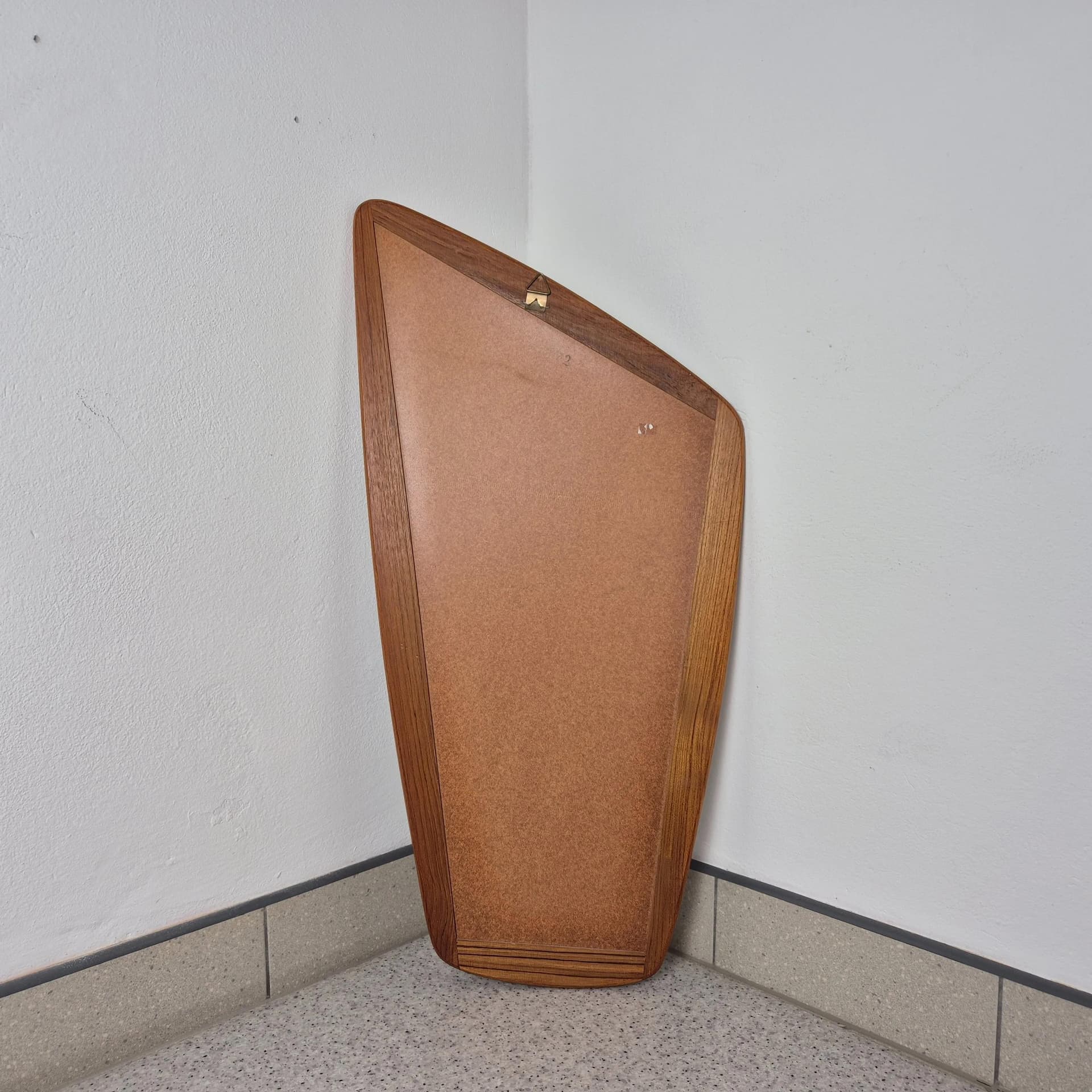 Lustro ścienne asymetryczne, drewno tekowe brązowe, Norwegia, lata 60. - 68543