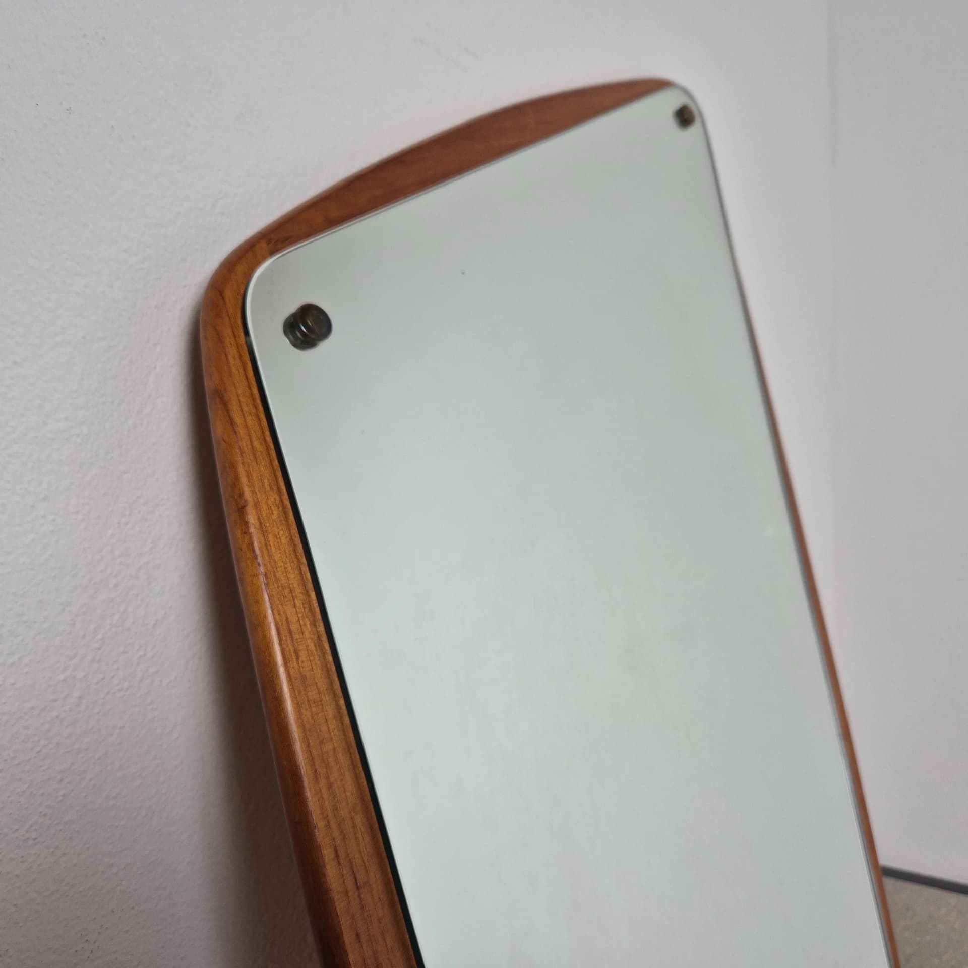 Lustro ścienne asymetryczne, drewno tekowe brązowe, Norwegia, lata 60. - 68540