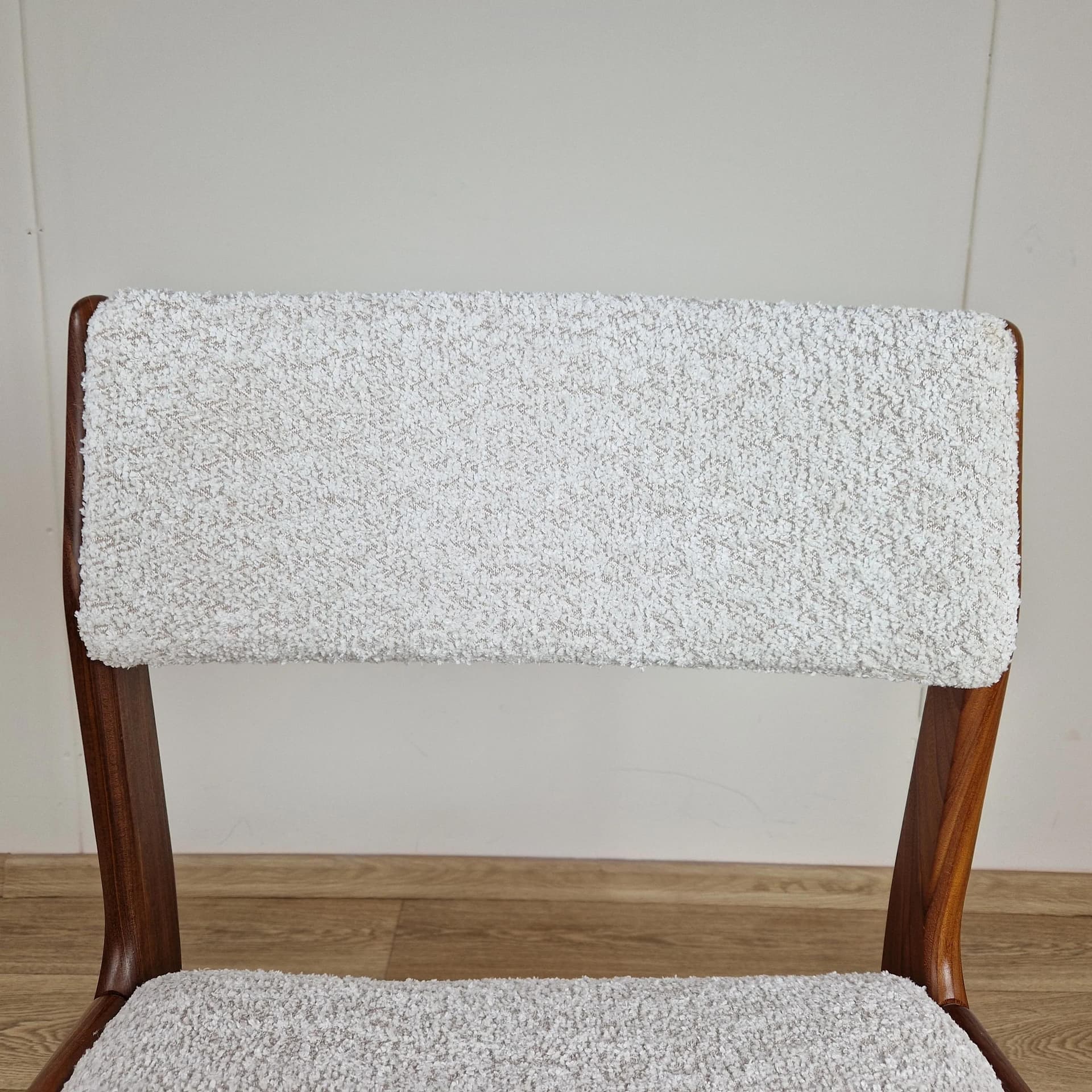 Krzesło, teak brązowy jasny, boucle kremowy, Dania, lata 60. - 68699