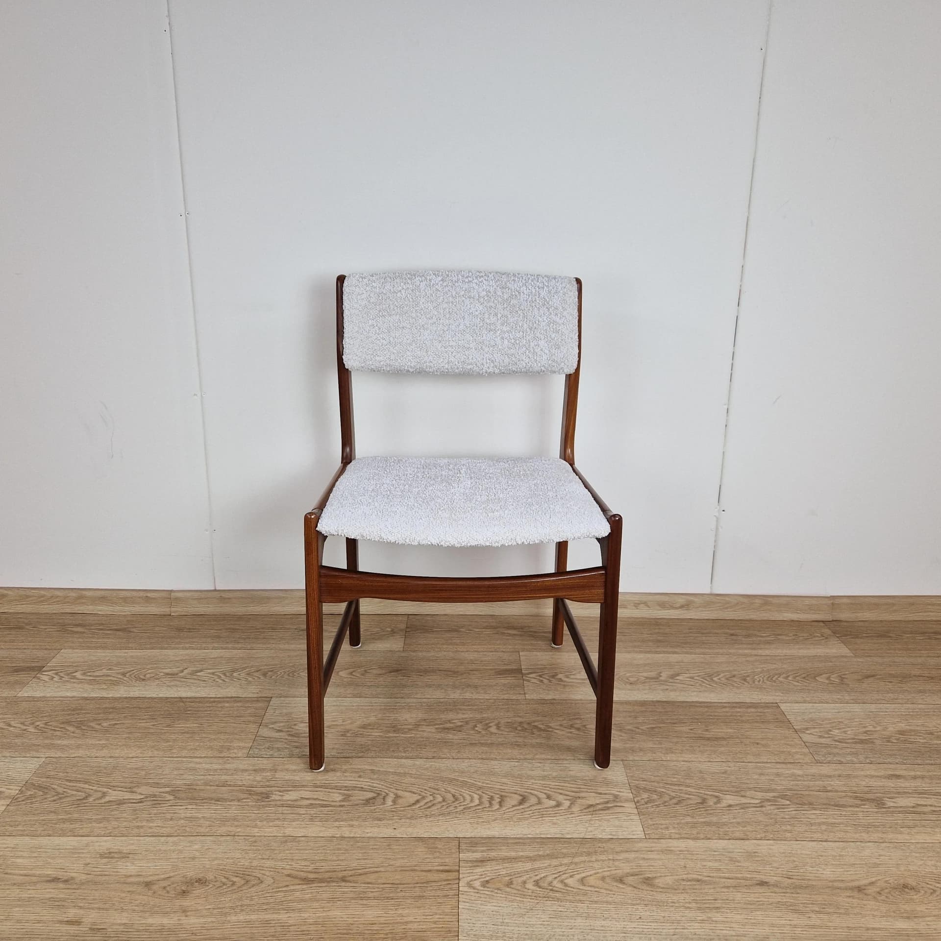 Krzesło, teak brązowy jasny, boucle kremowy, Dania, lata 60. - 68702