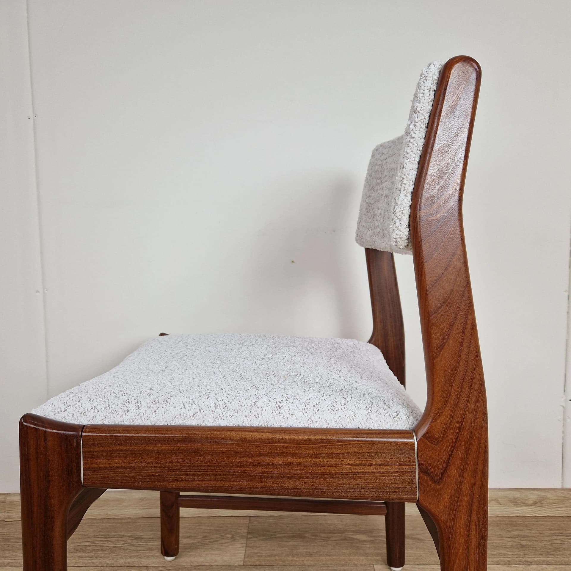 Krzesło, teak brązowy jasny, boucle kremowy, Dania, lata 60. - 68696