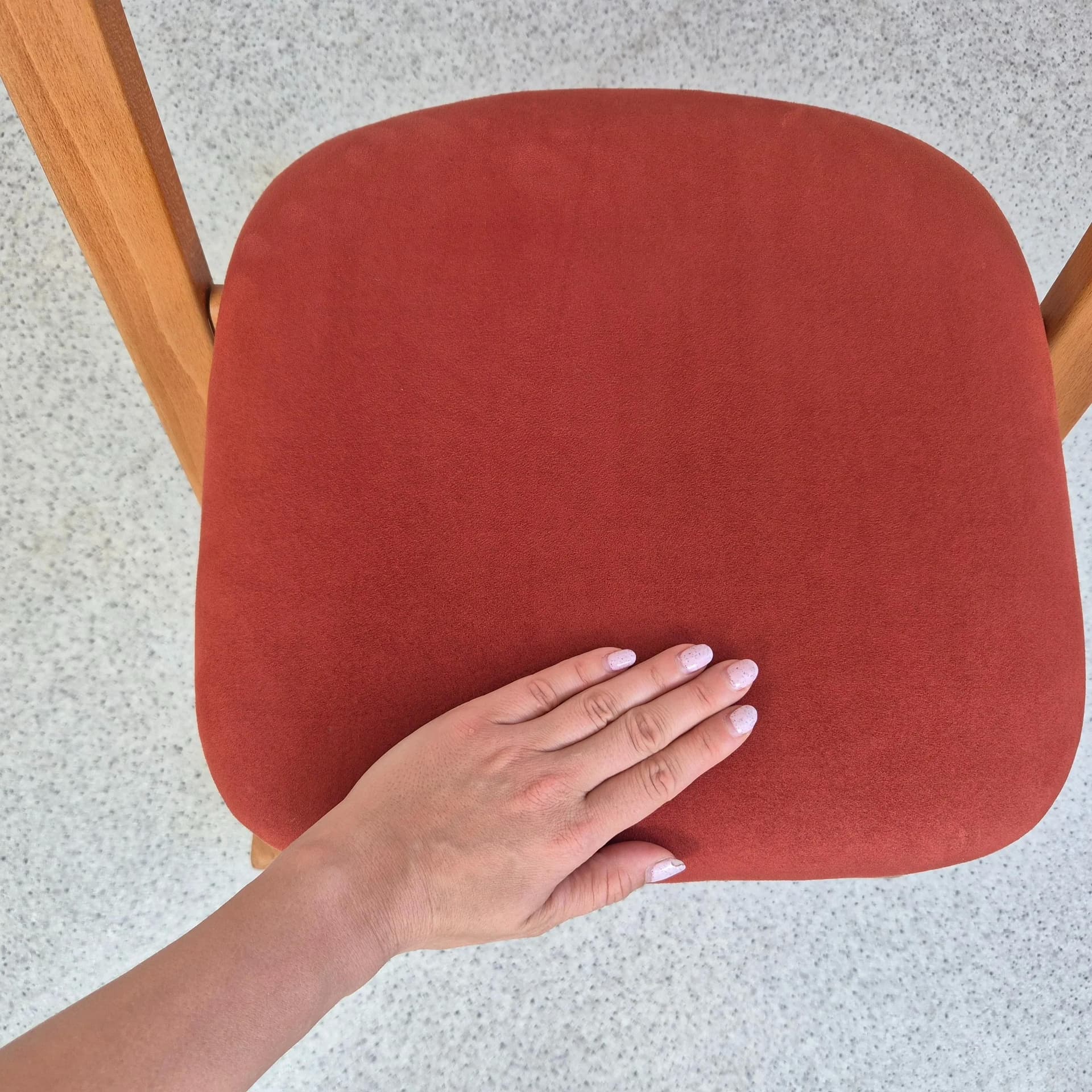 Krzesło balansujące Pendulum, drewno jasne, tkanina pomarańczowa, proj. P. Opsvik, Stokke, Norwegia, lata 80. - 68624