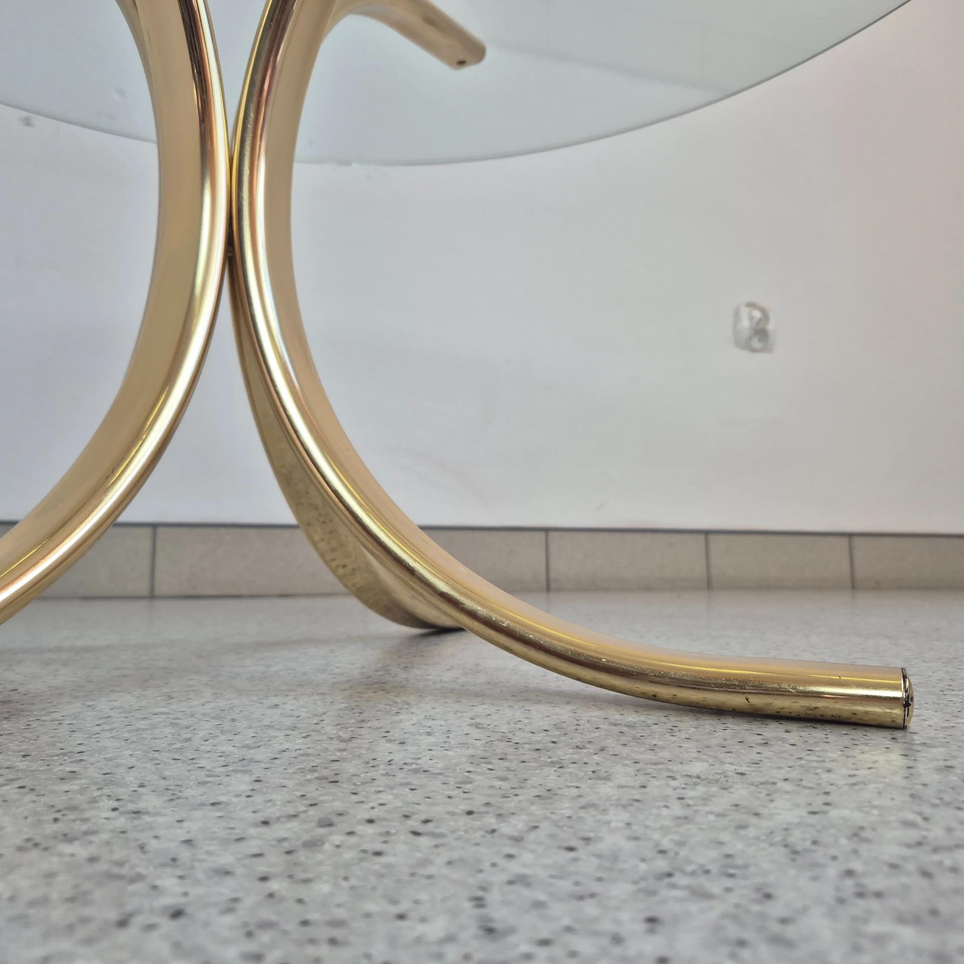 Stolik kawowy Hollywood Regency, szkło przezroczyste, mosiądz złoty, Niemcy, lata 80. - 69336