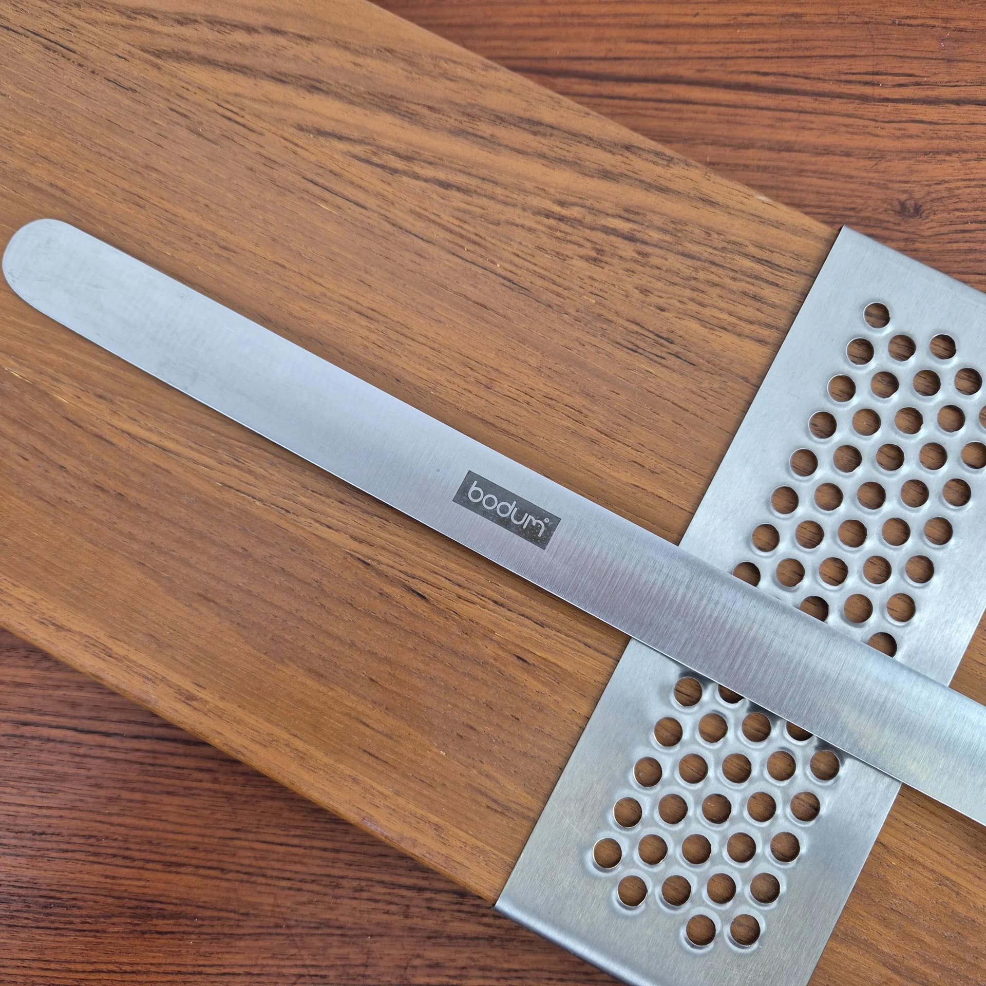 Ham carving board with knife, teak, by R. Nissen, Bodum, Denmark, 1970s. - 69322