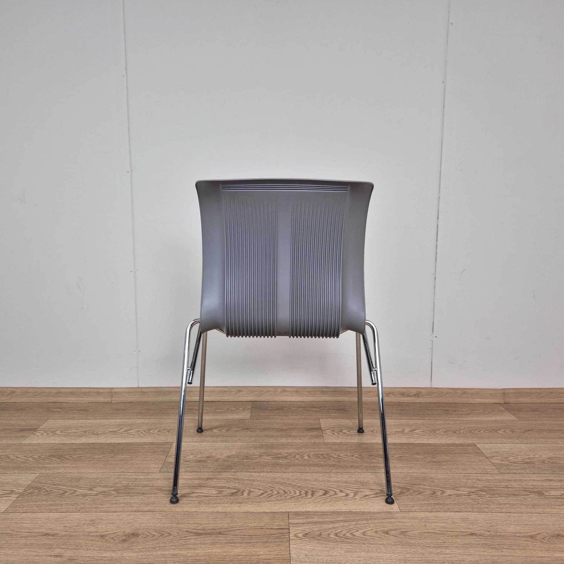Chair Ensemble, grey plastic, chrome, by A. Homann, Fritz Hansen, Denmark, 1990s. - 69149