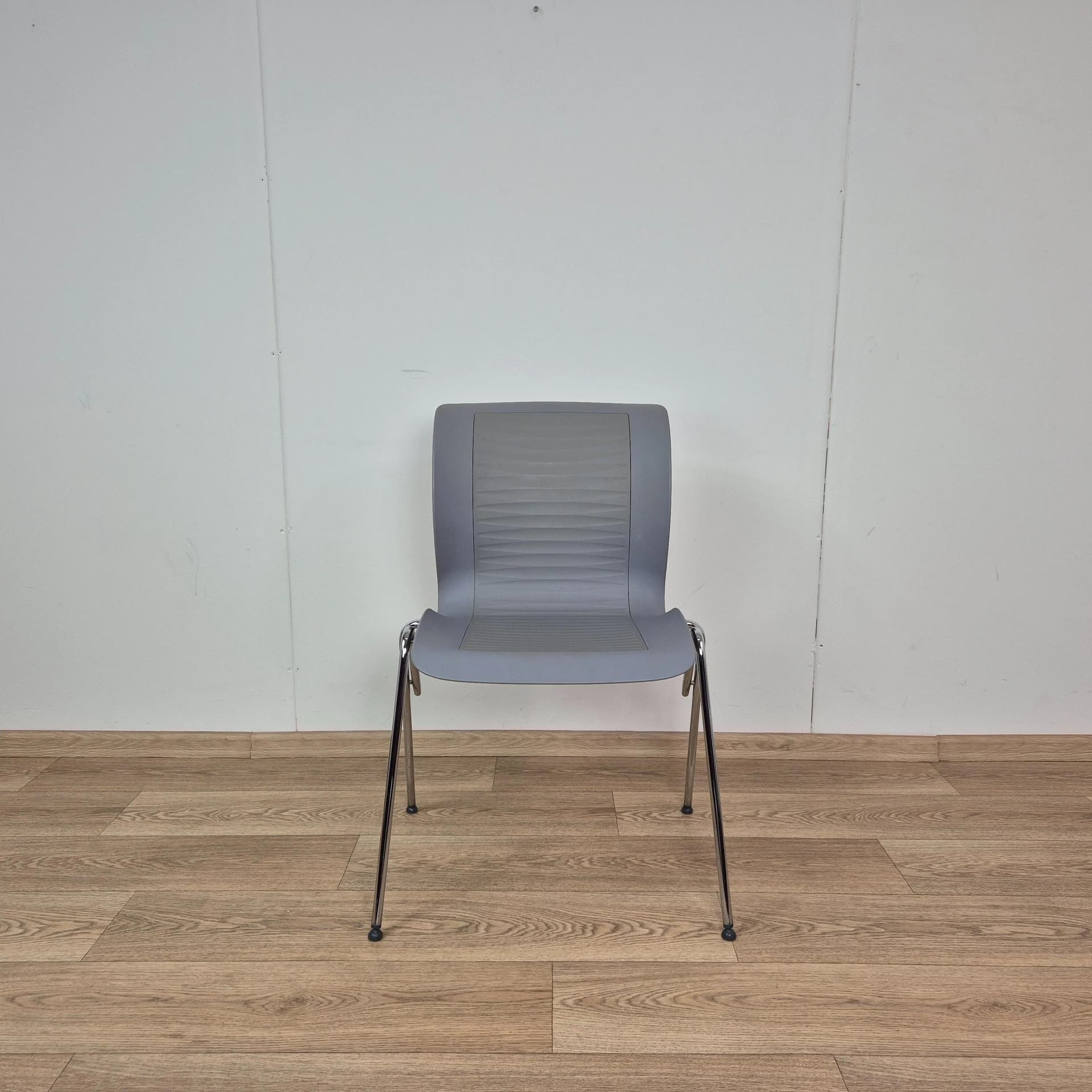 Chair Ensemble, grey plastic, chrome, by A. Homann, Fritz Hansen, Denmark, 1990s. - 69146