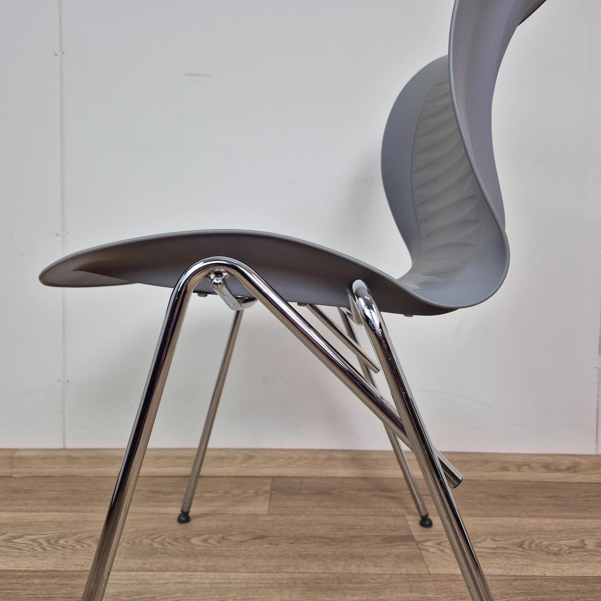 Chair Ensemble, grey plastic, chrome, by A. Homann, Fritz Hansen, Denmark, 1990s. - 69147
