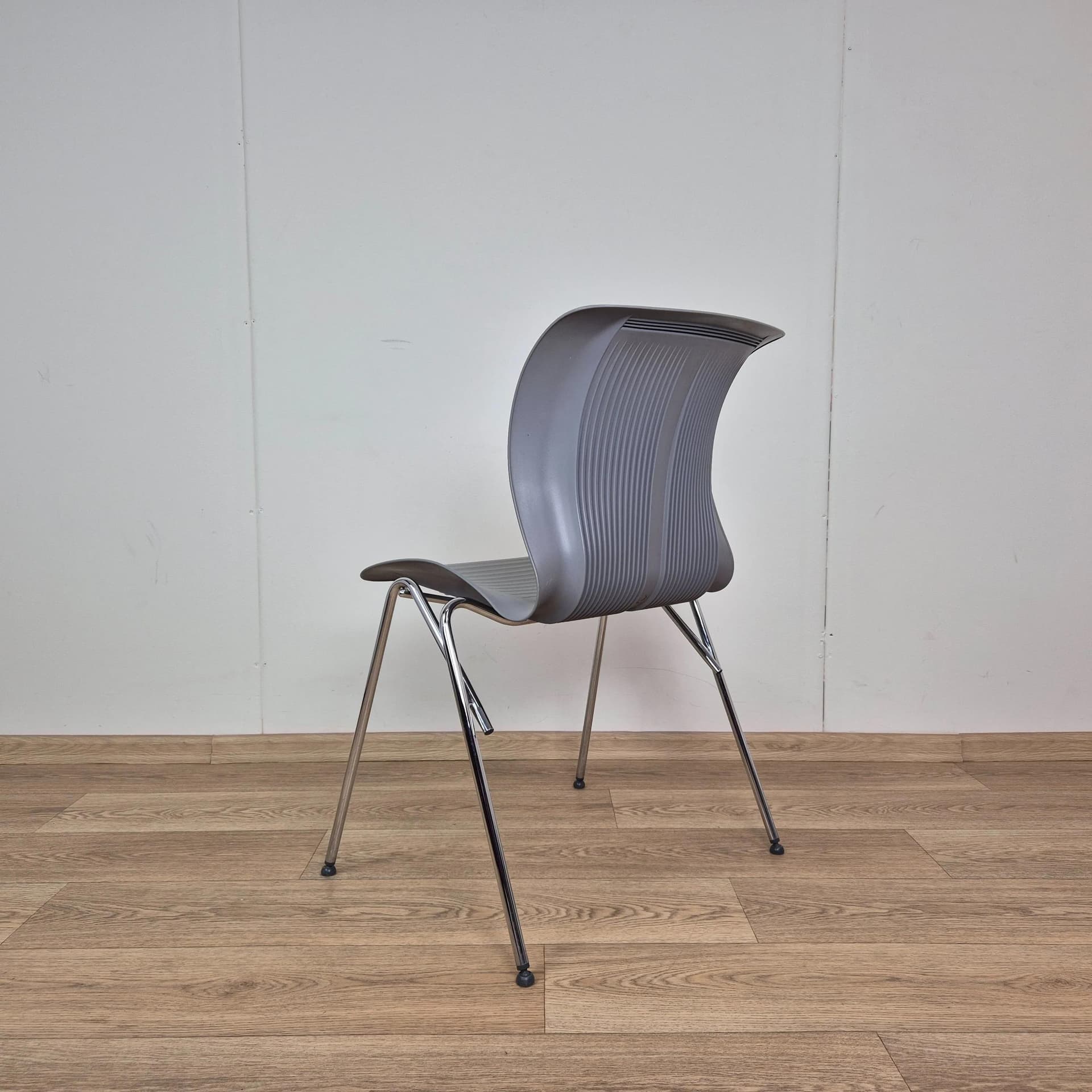 Chair Ensemble, grey plastic, chrome, by A. Homann, Fritz Hansen, Denmark, 1990s. - 69151