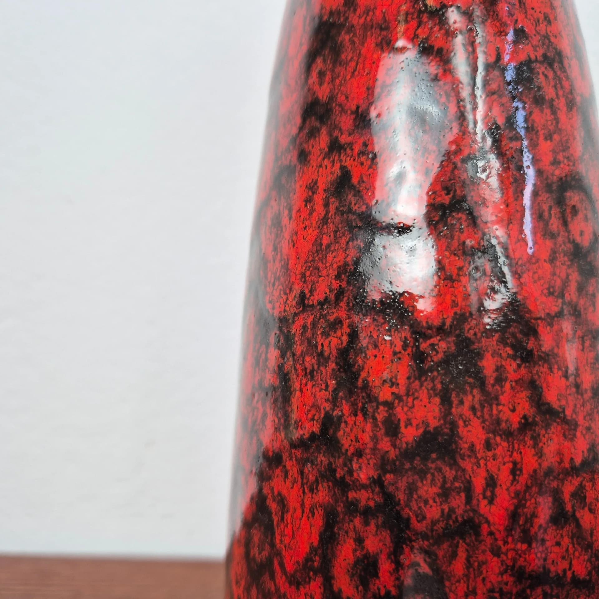 Wazon fat lava, ceramika czerwona czarna, Scheurich, Niemcy, lata 60. - 69031